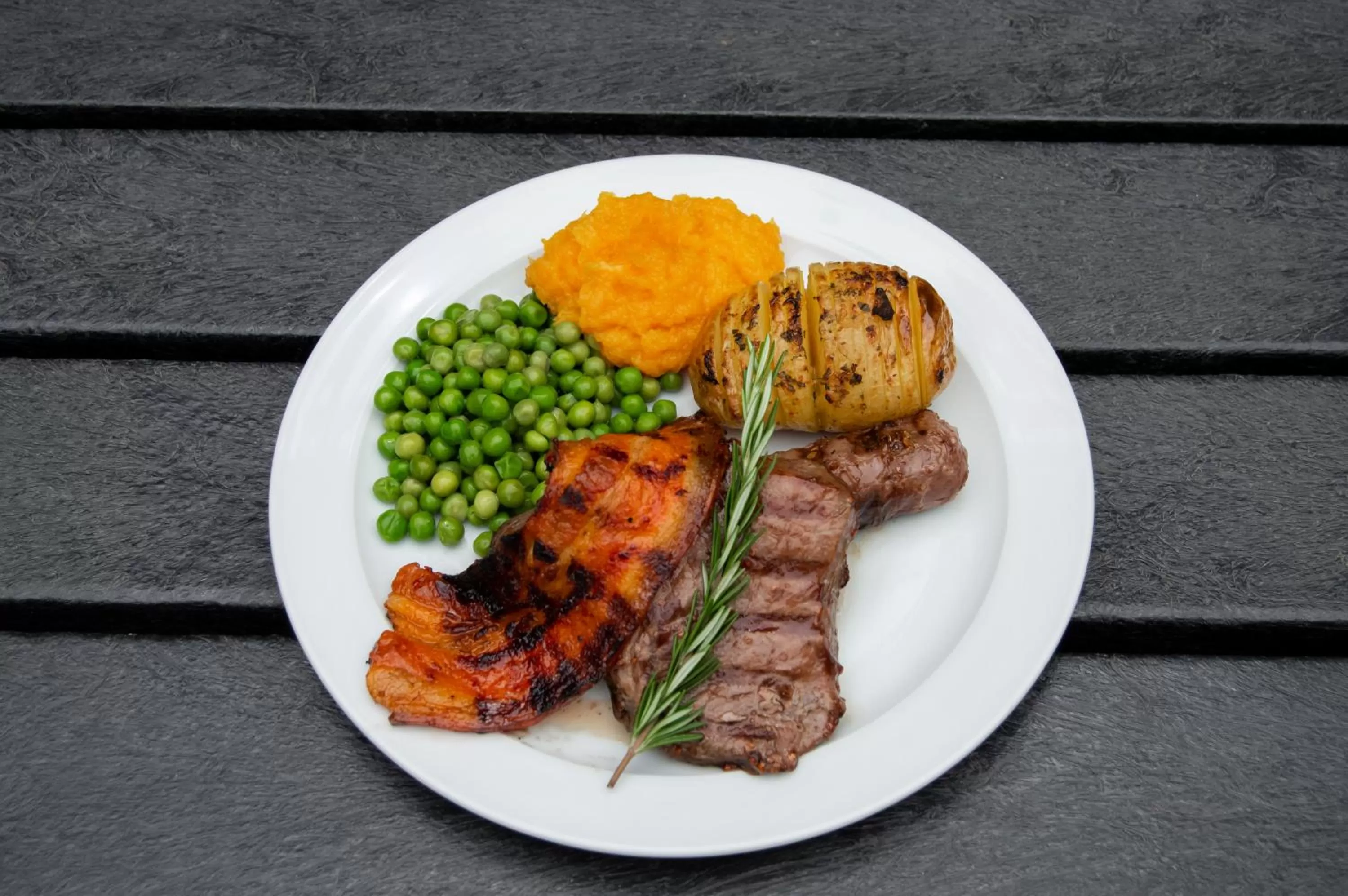 Food and drinks in Thistle Hotel