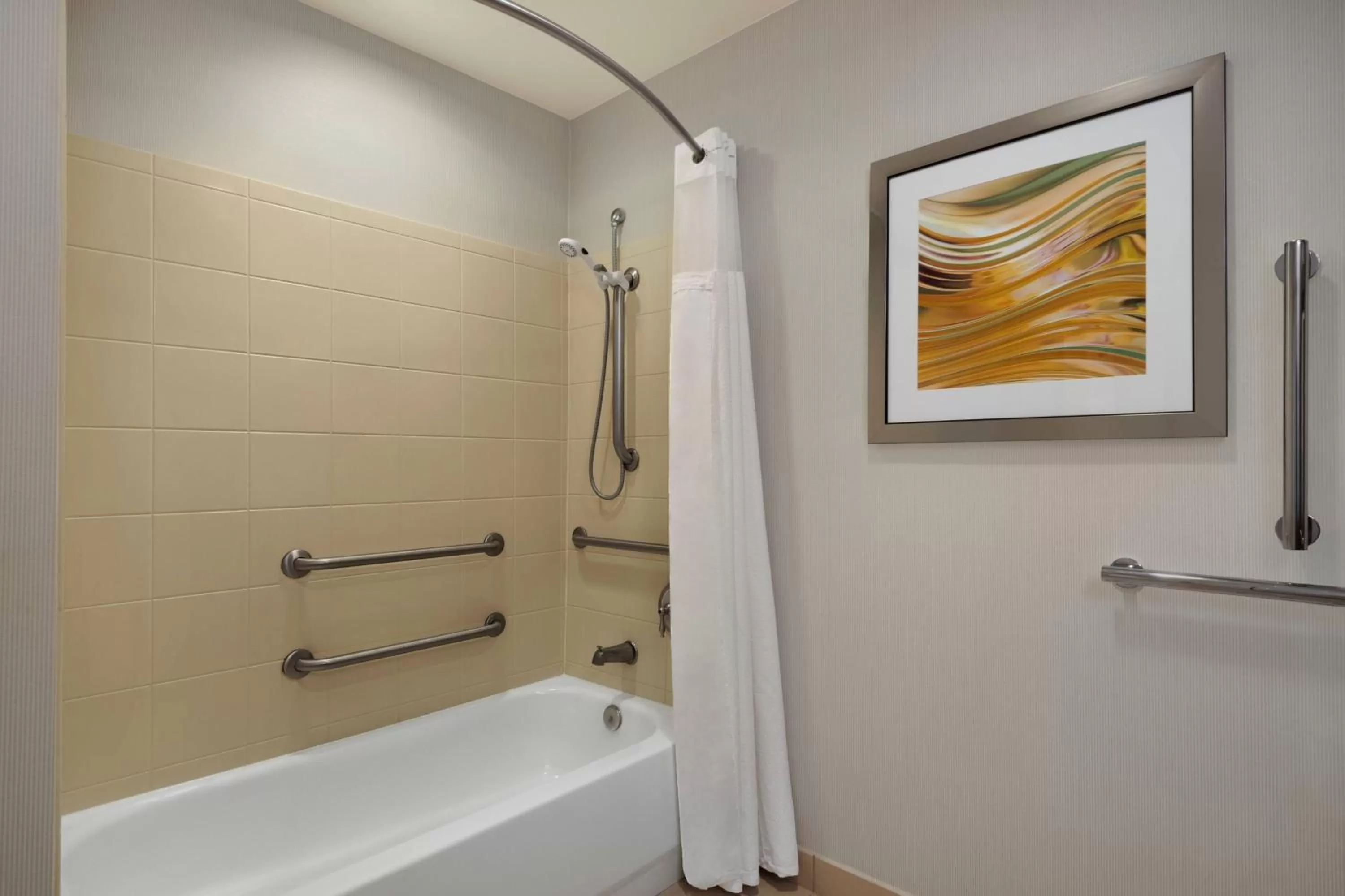 Bathroom in Courtyard by Marriott Potomac Mills Woodbridge