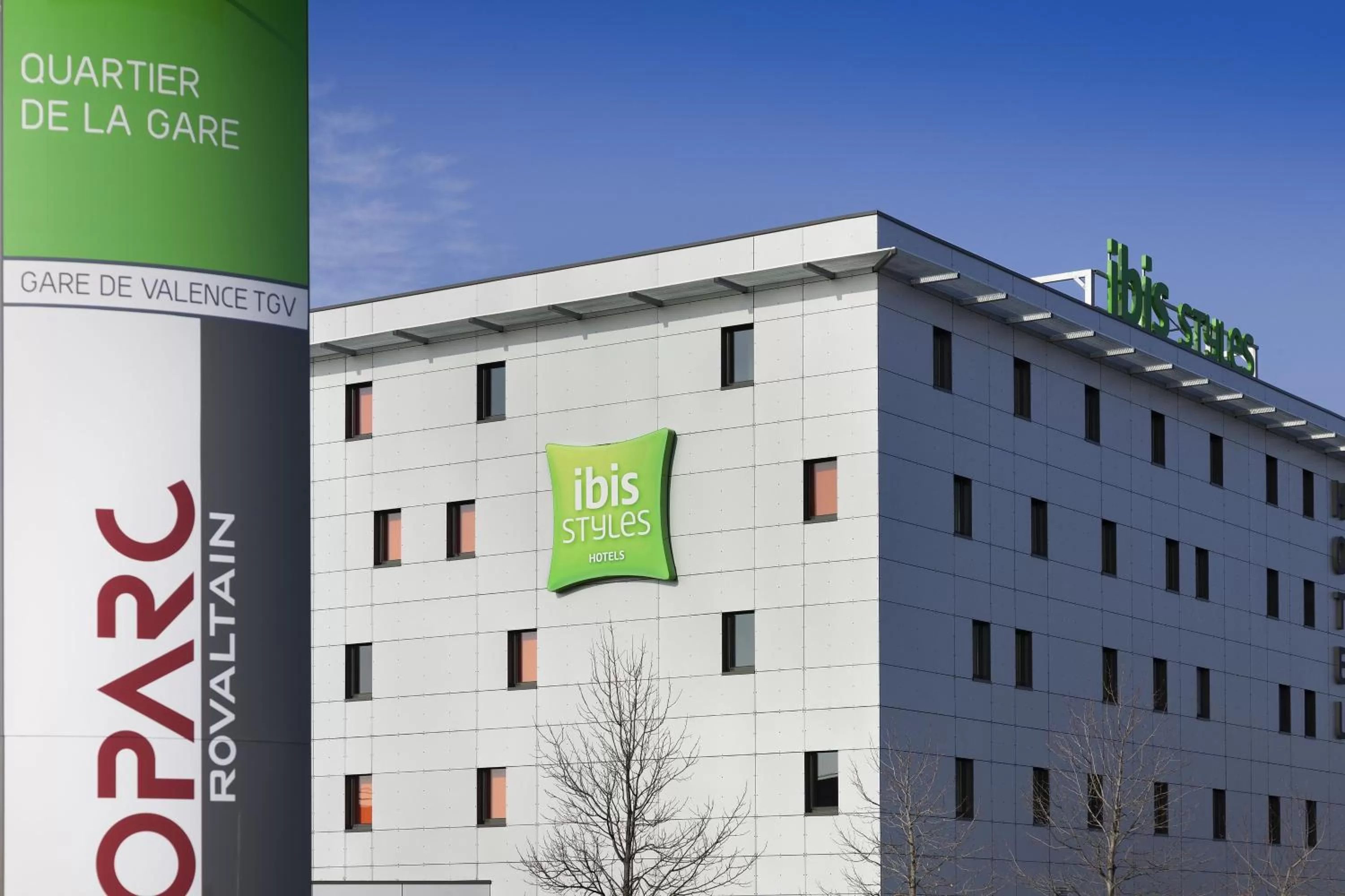 Facade/entrance in ibis Styles Romans-Valence Gare TGV