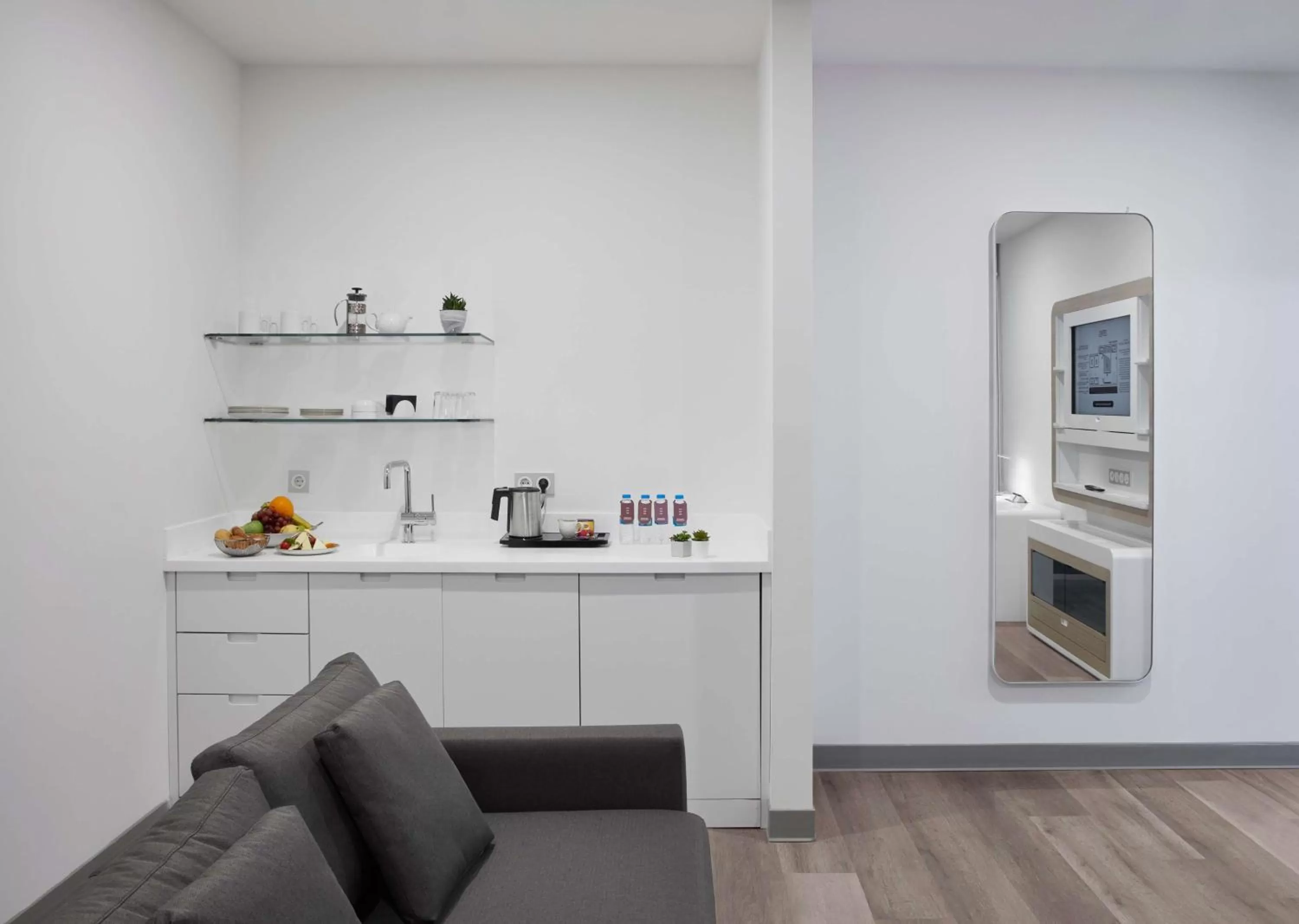 Coffee/tea facilities in YOTEL Istanbul Airport, City Entrance