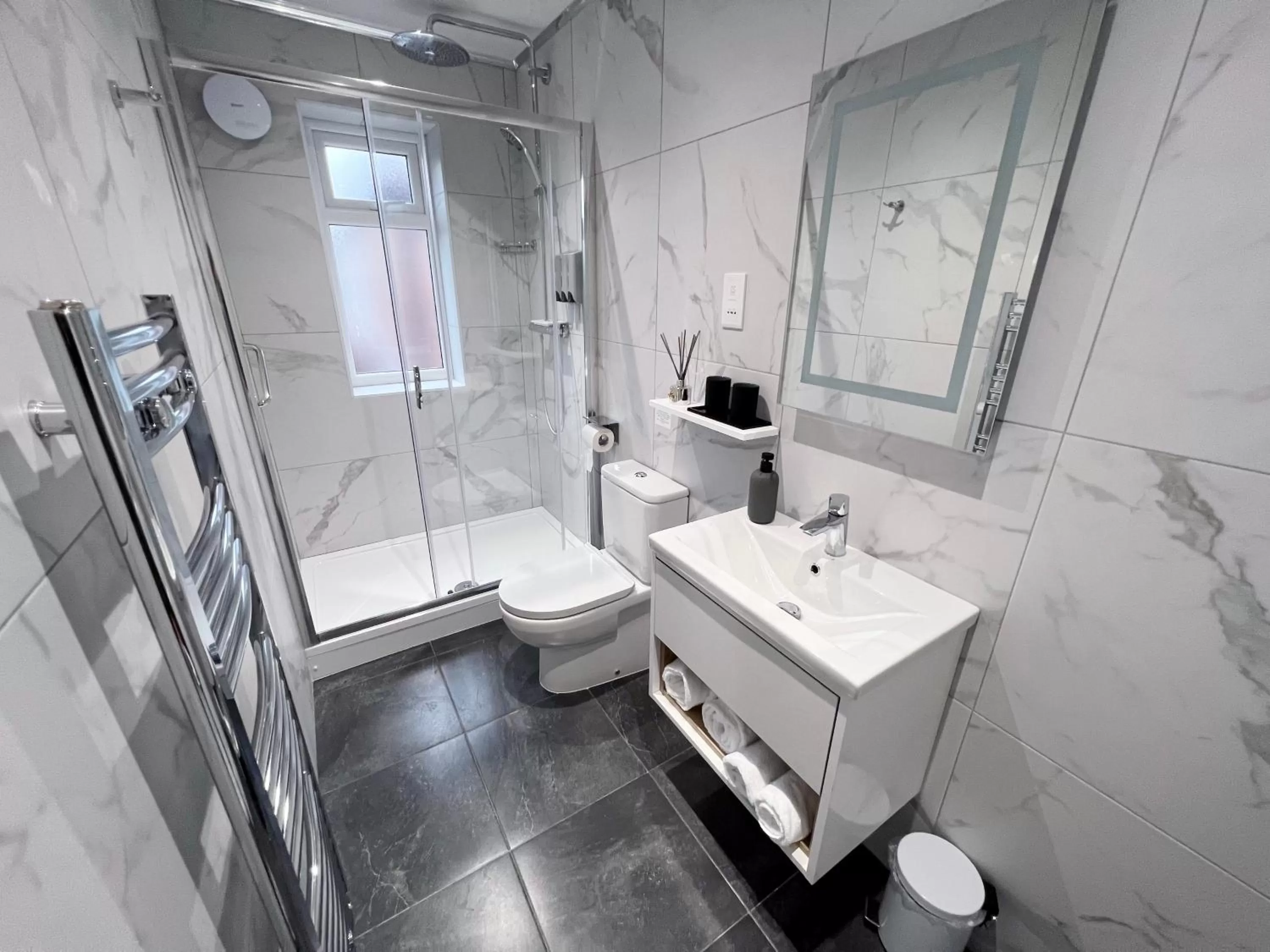 Shower in United Home B&B