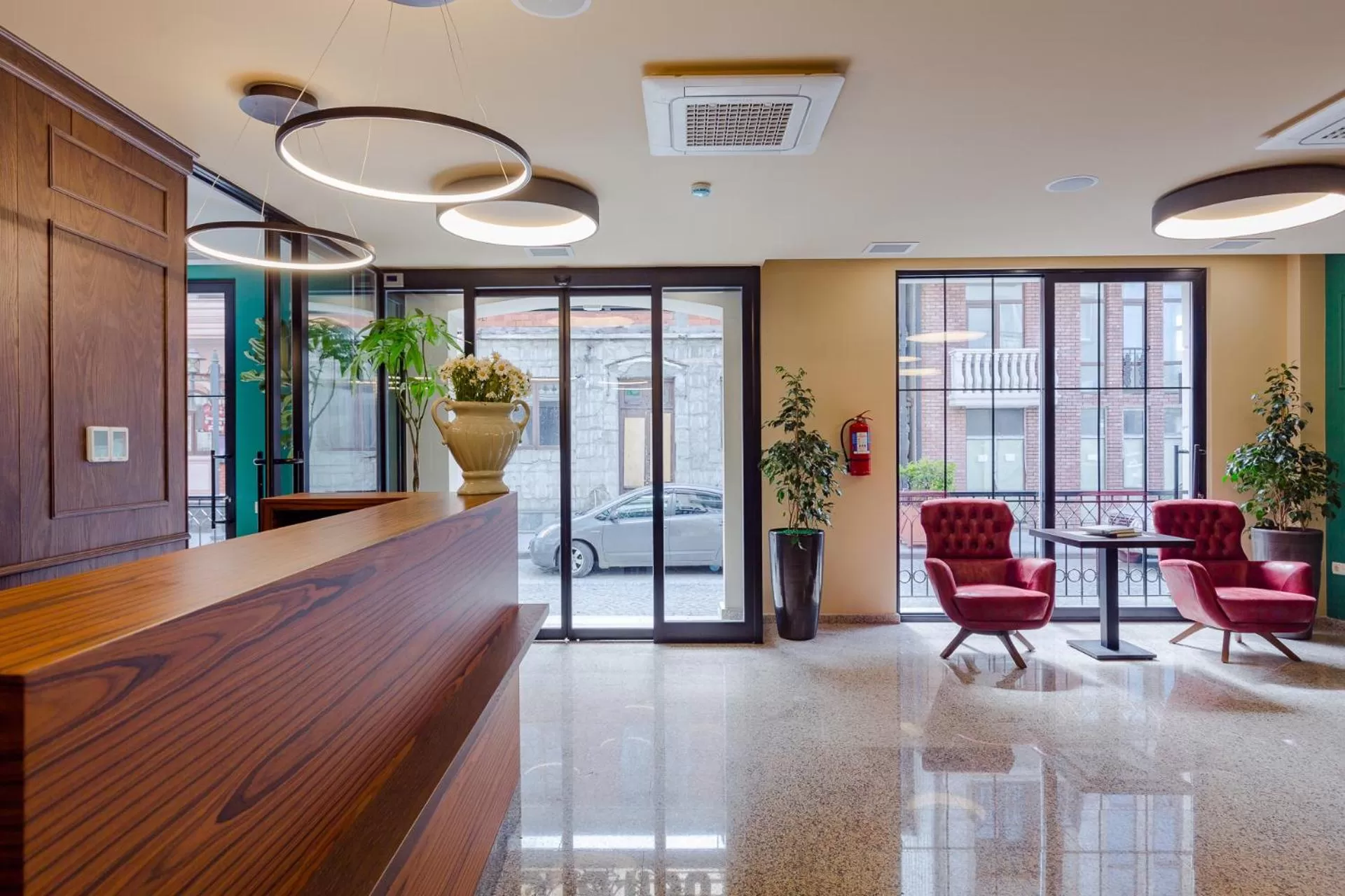 Communal lounge/ TV room in Hotel BLOOM Batumi