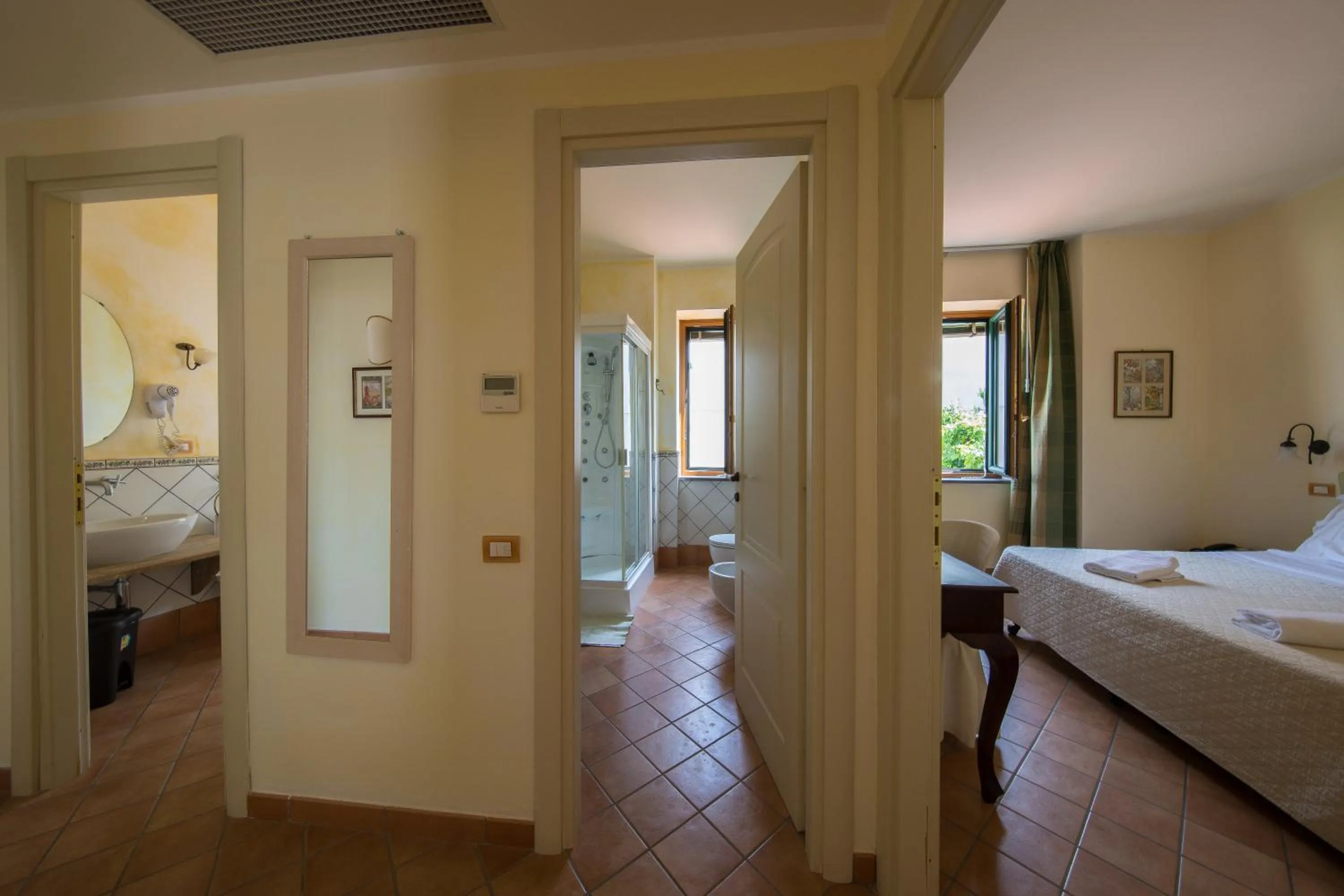 Bed in Hotel Scapolatiello