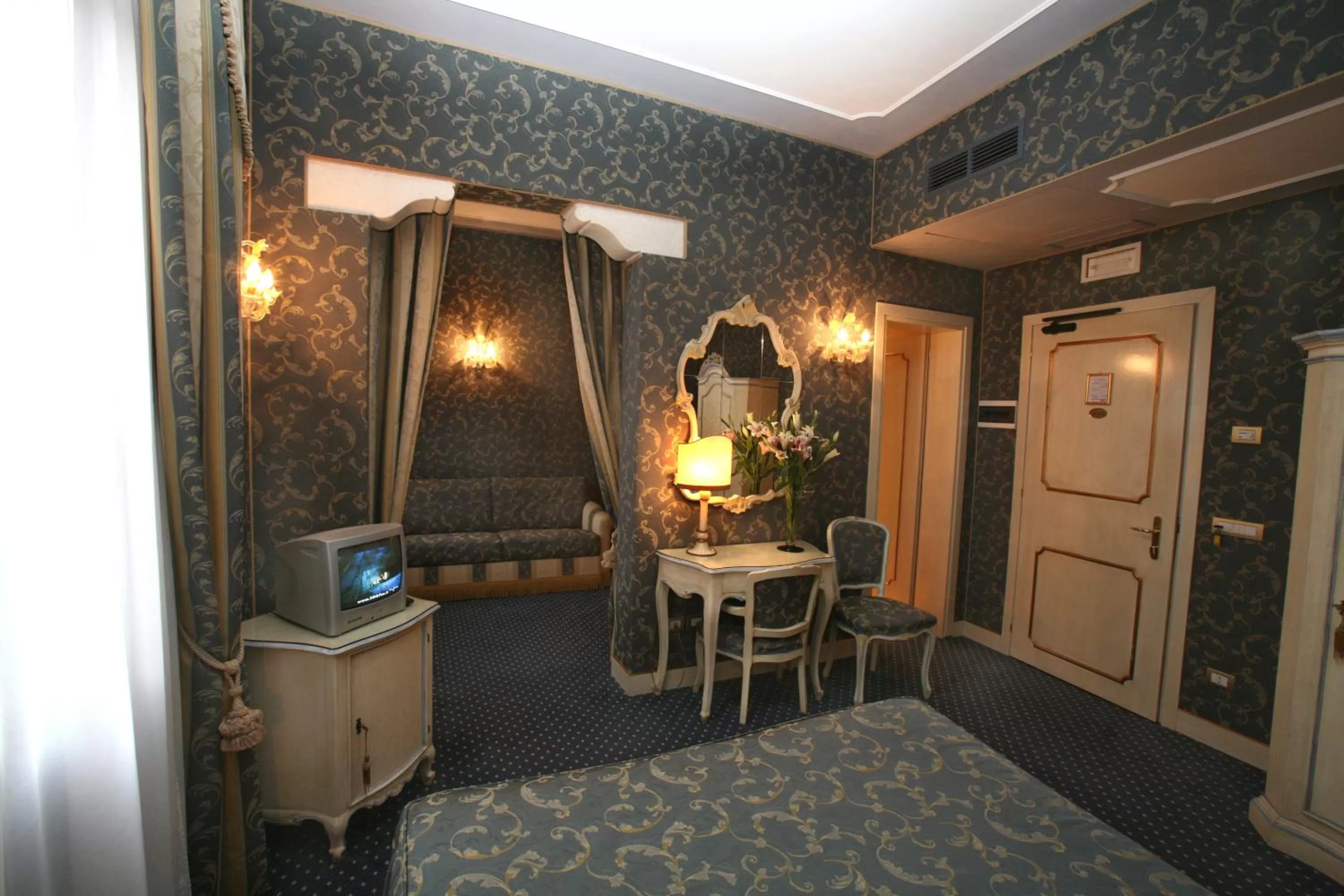 Photo of the whole room, Bed in Locanda Ca' del Brocchi