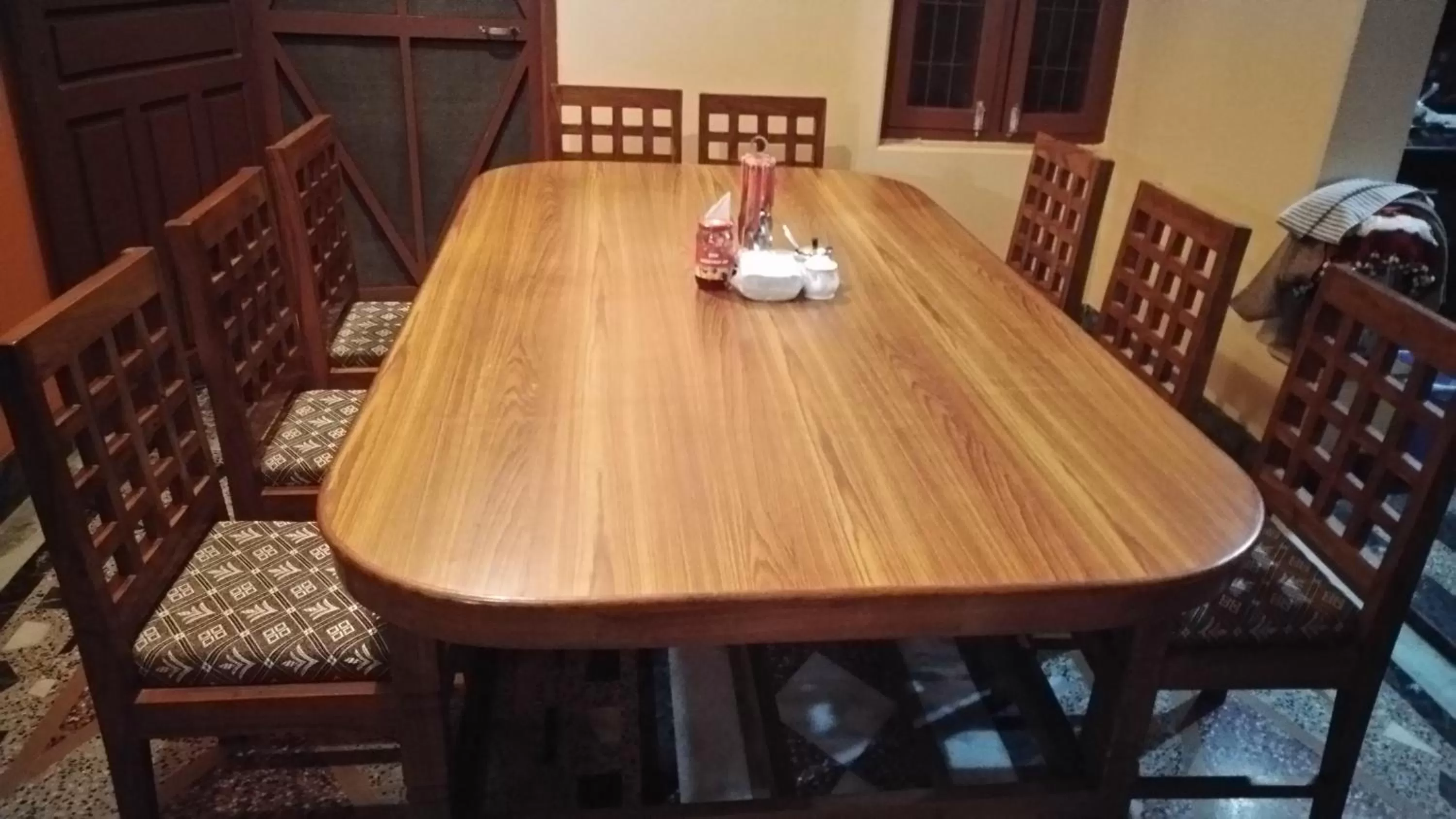 Restaurant/places to eat in Hotel Diplomat