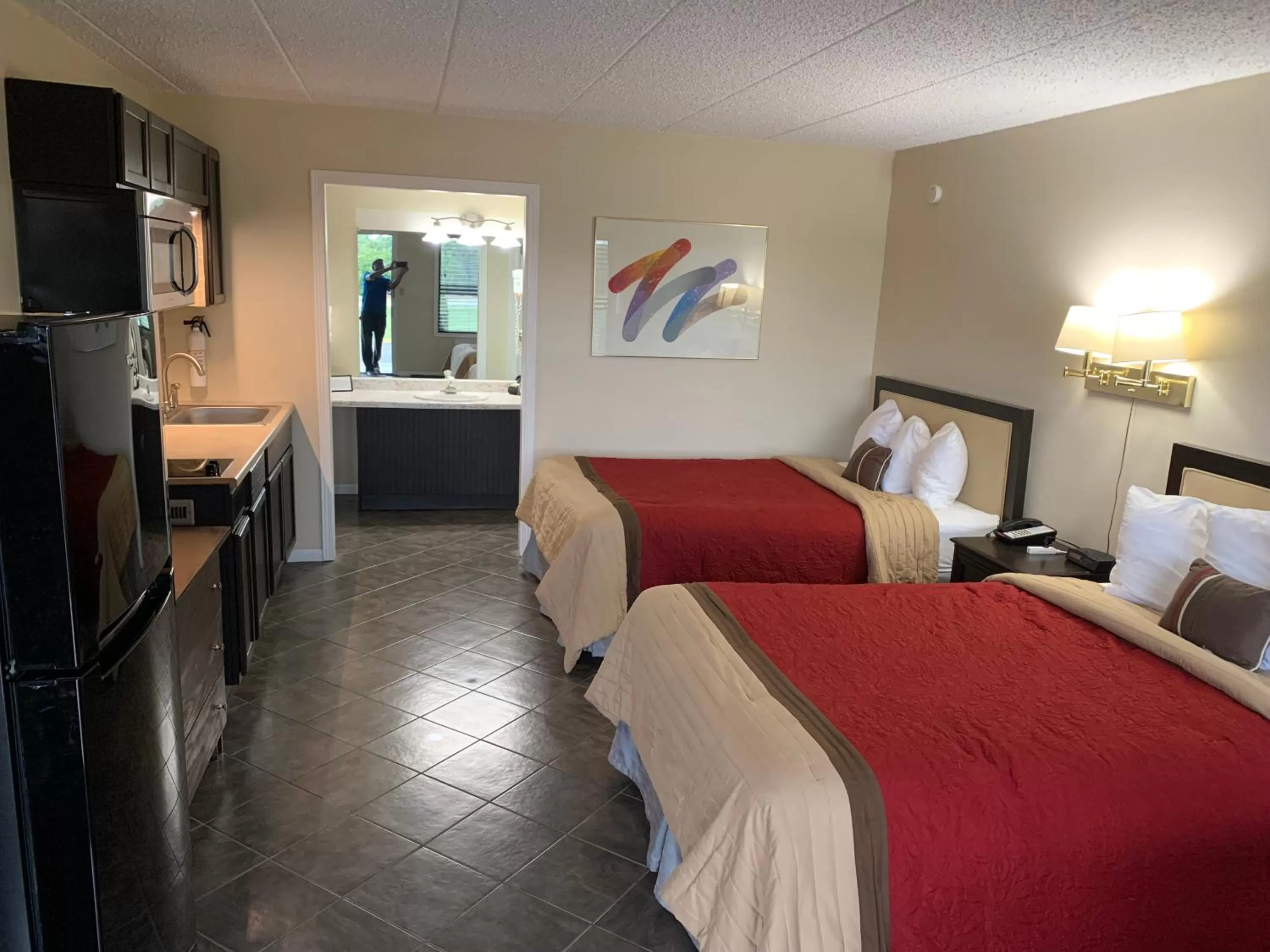 Kitchen or kitchenette, Bed in Geneva Wells Inn