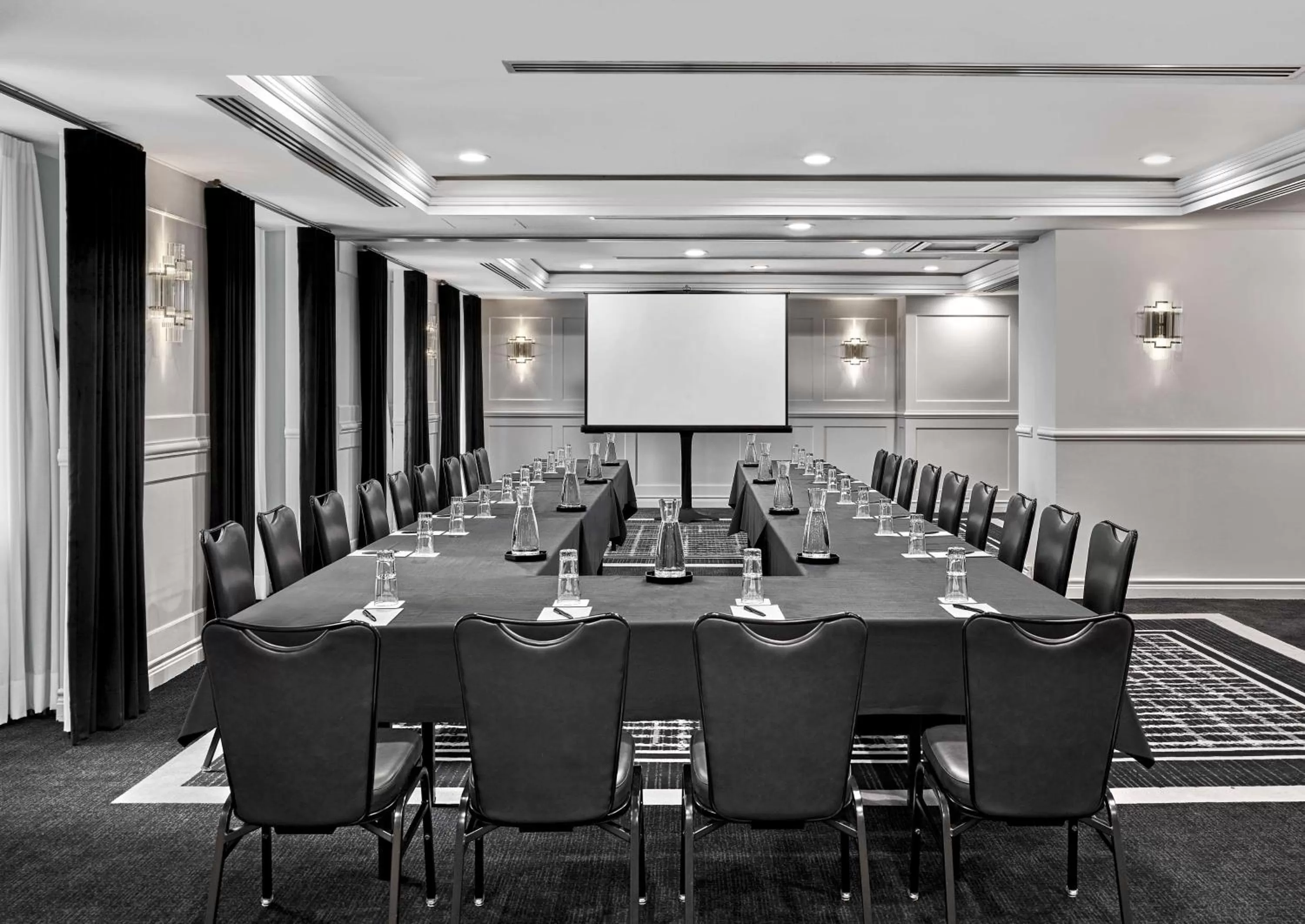 Meeting/conference room in Vogue Hotel Montreal Downtown, Curio Collection by Hilton