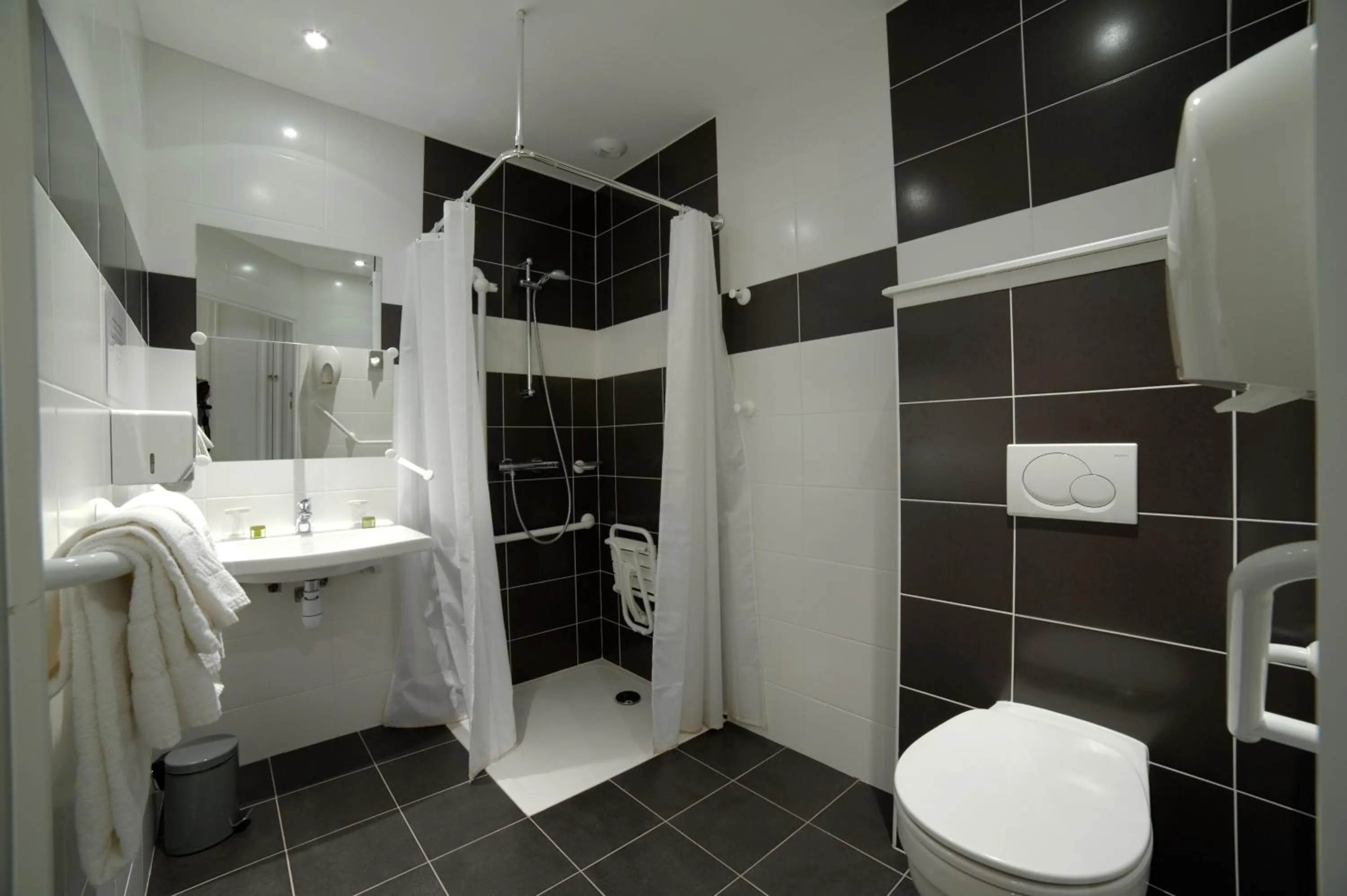 Bathroom in Logis - Le Christina