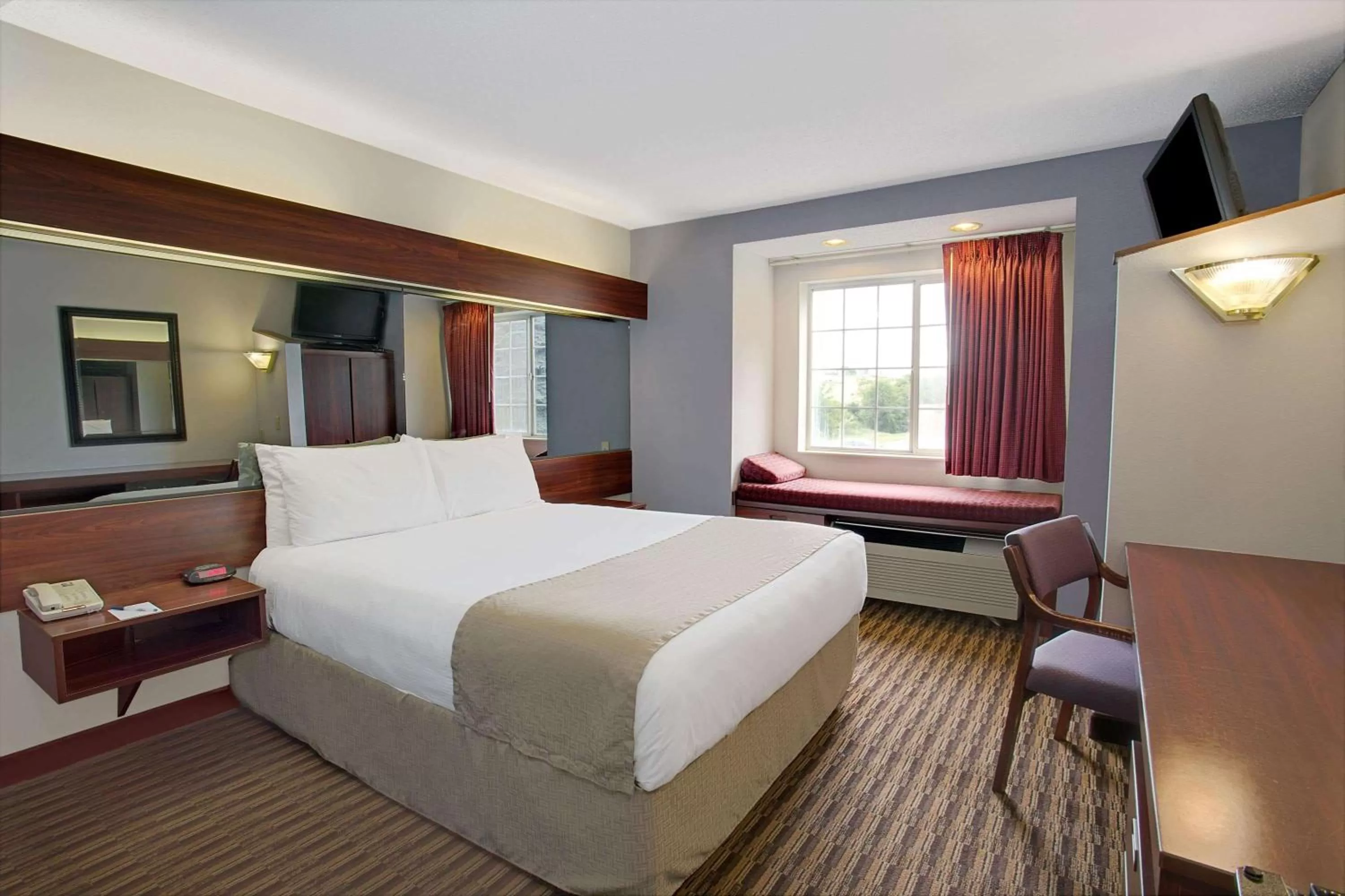 Photo of the whole room, Bed in Microtel Inn by Wyndham - Murfreesboro