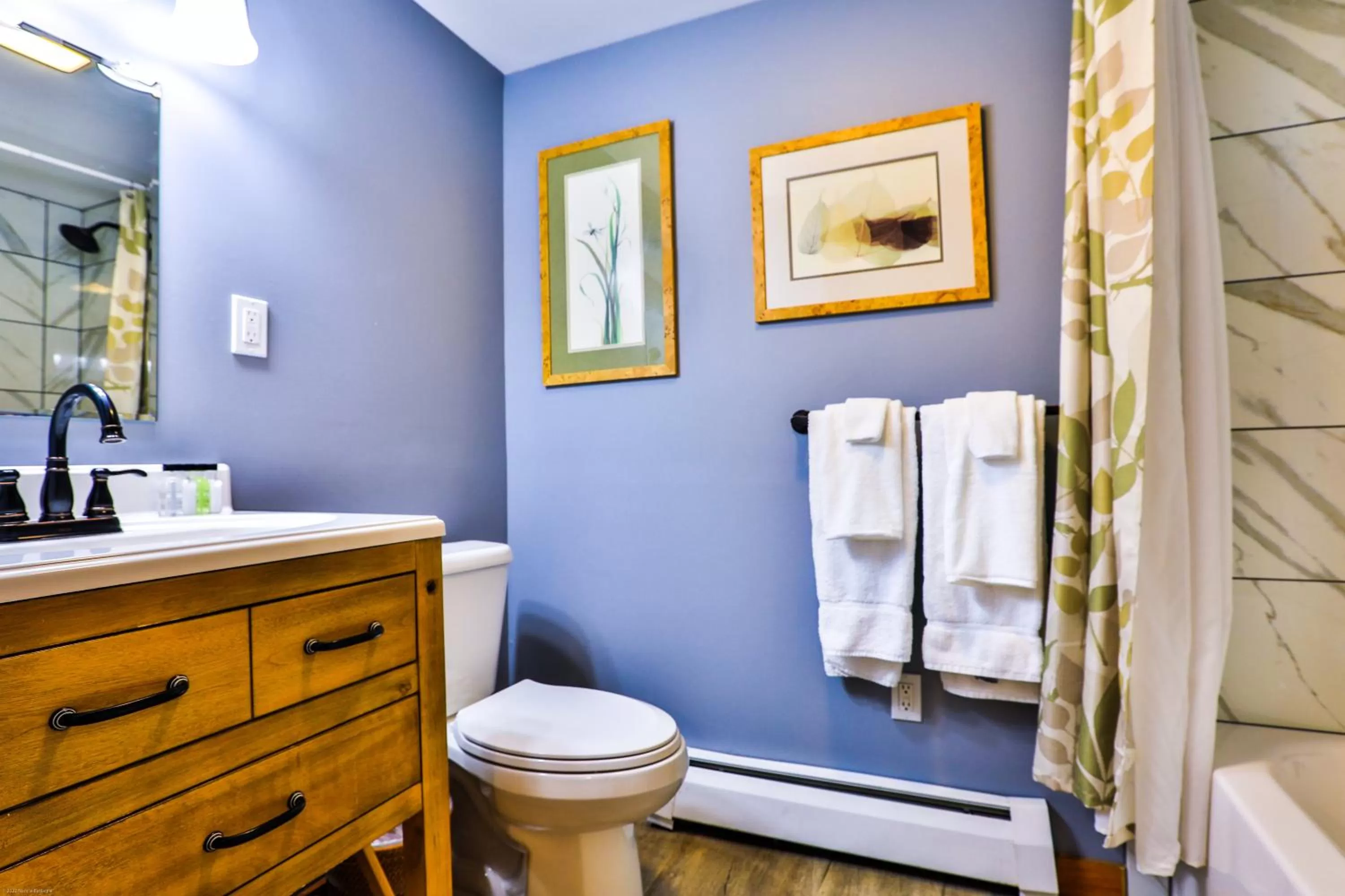 Bathroom in Garnet Hill Lodge