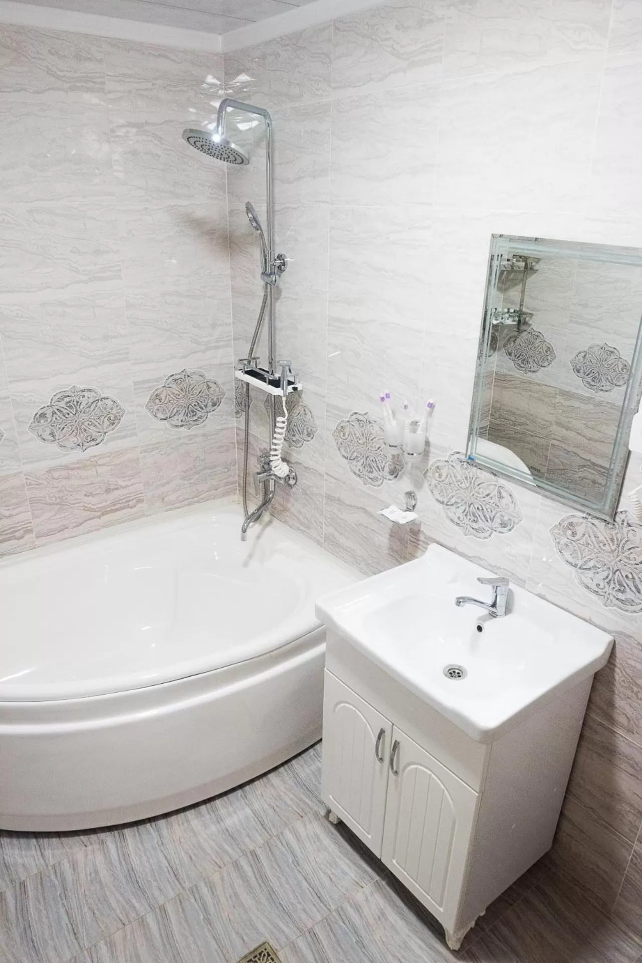 Bathroom in Durdona hotel