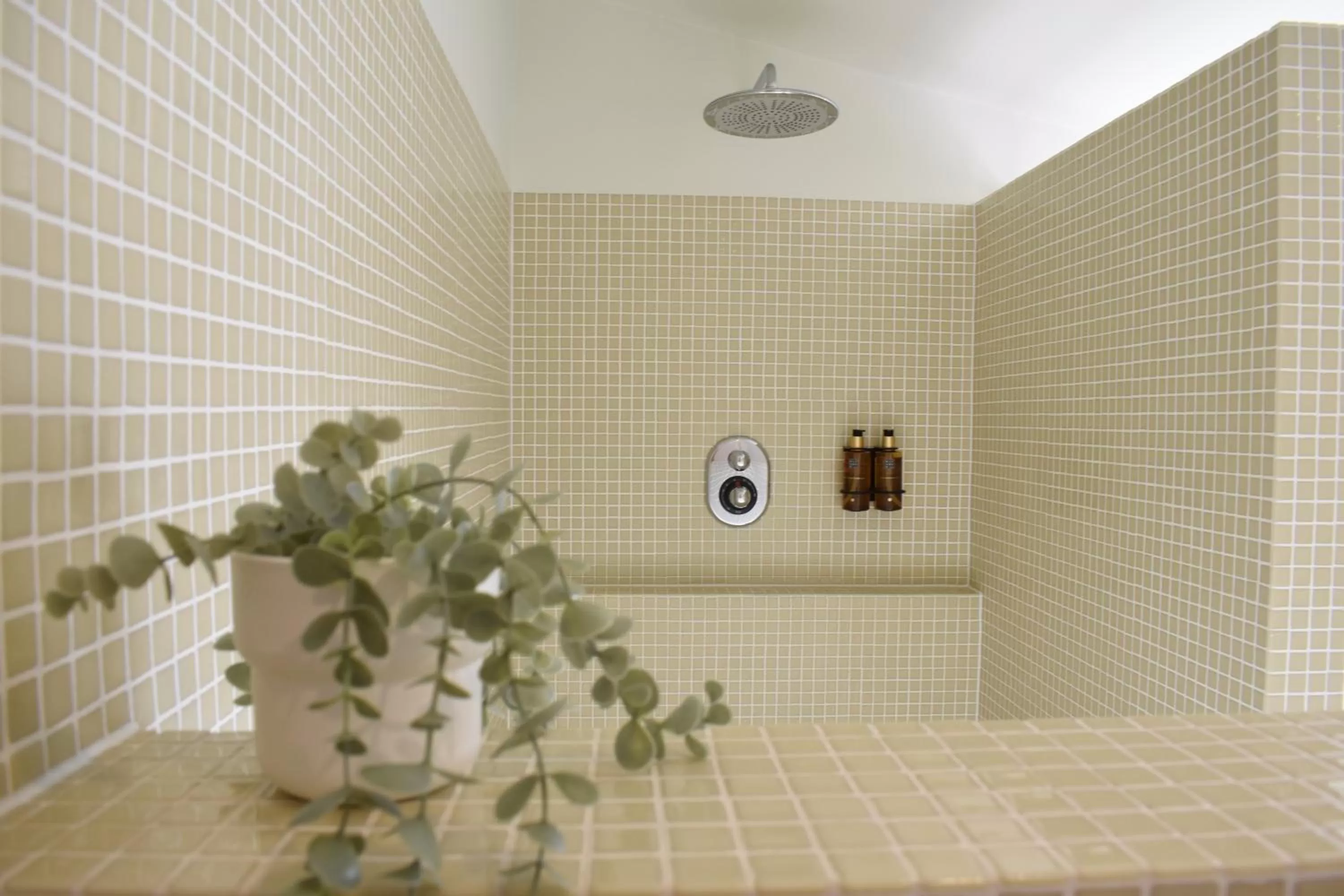 Shower, Bathroom in B&B Can Jan