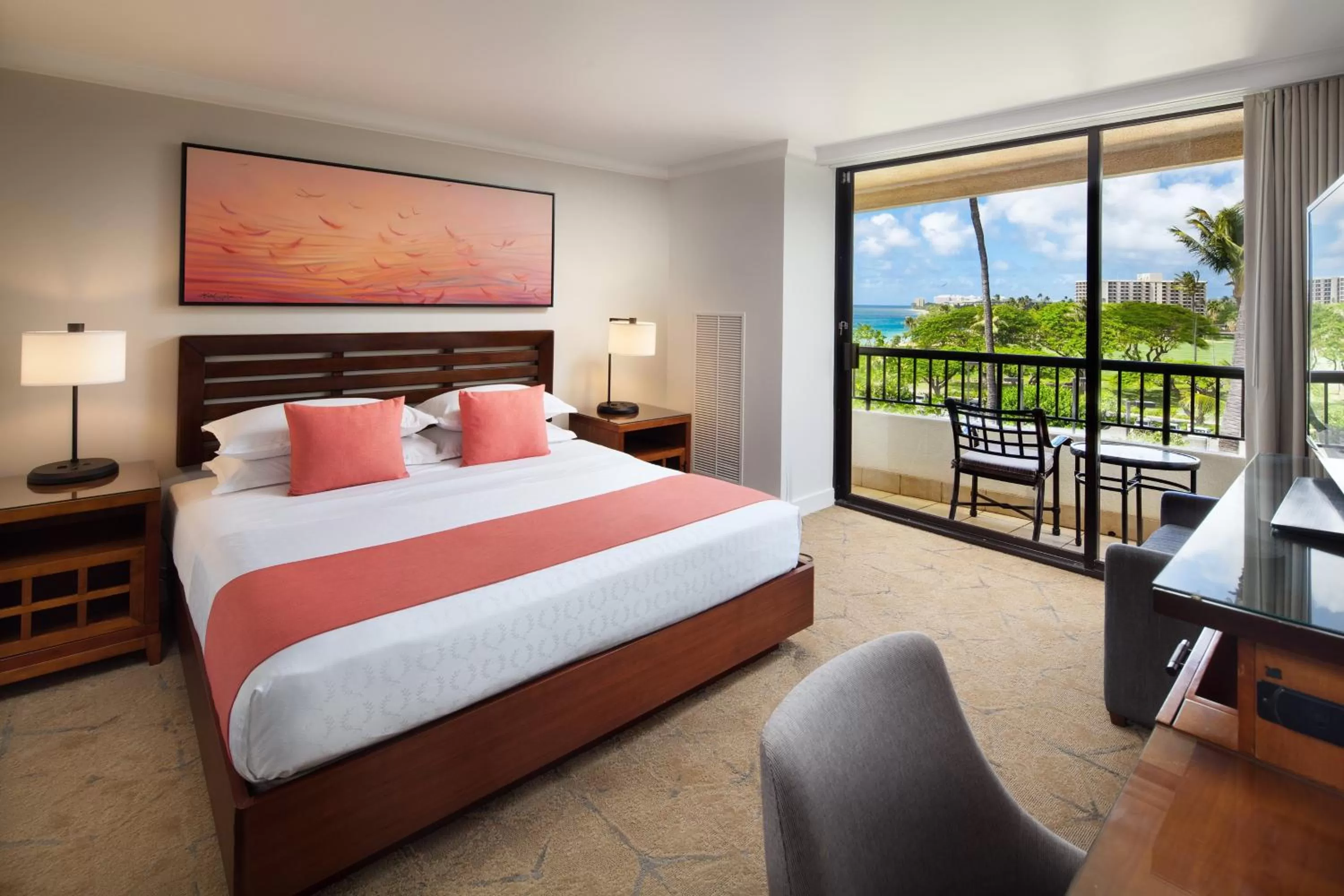 Photo of the whole room, Bed in Sheraton Maui Resort & Spa