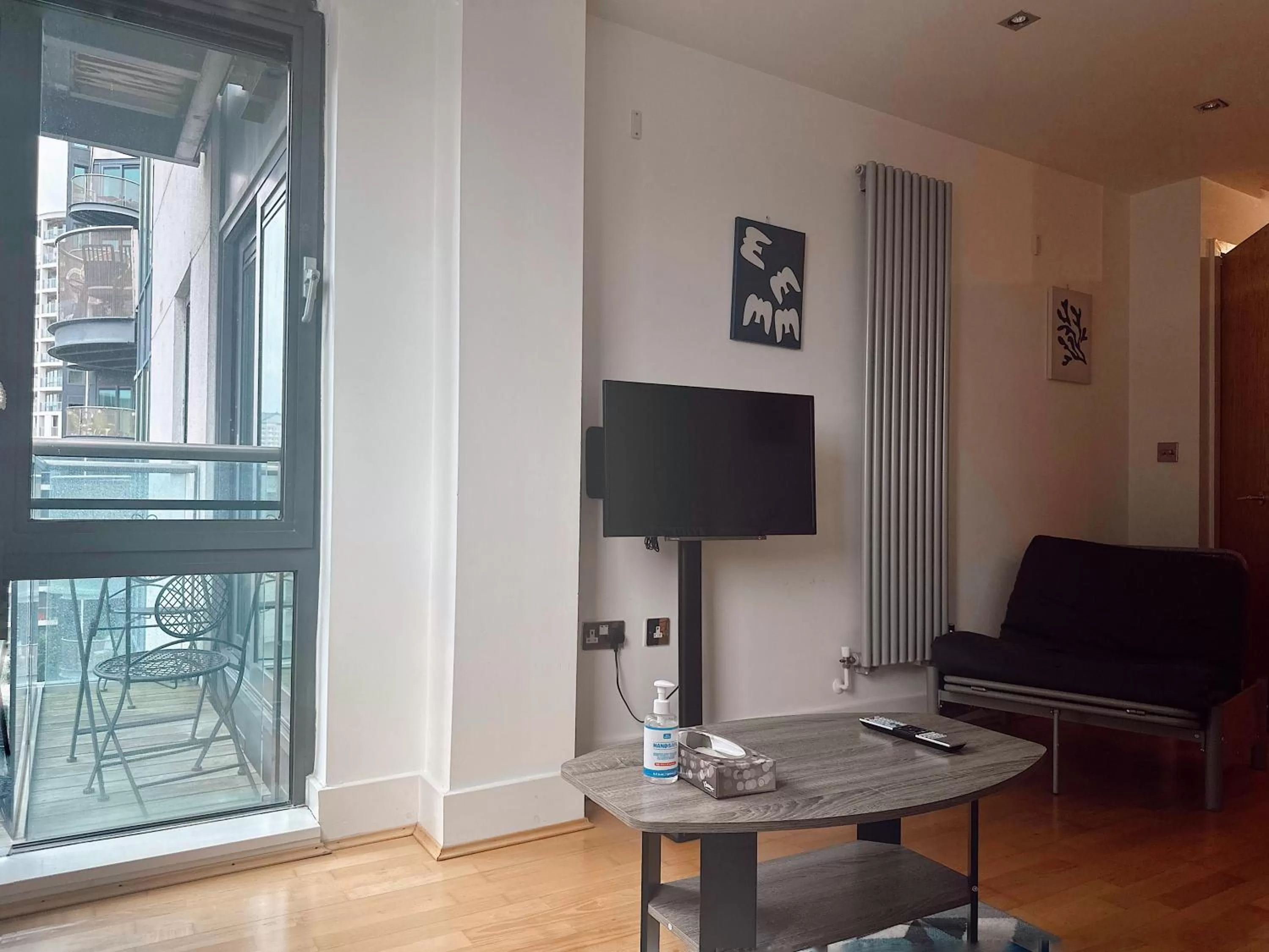 TV and multimedia in Canary Wharf - Luxury Apartments