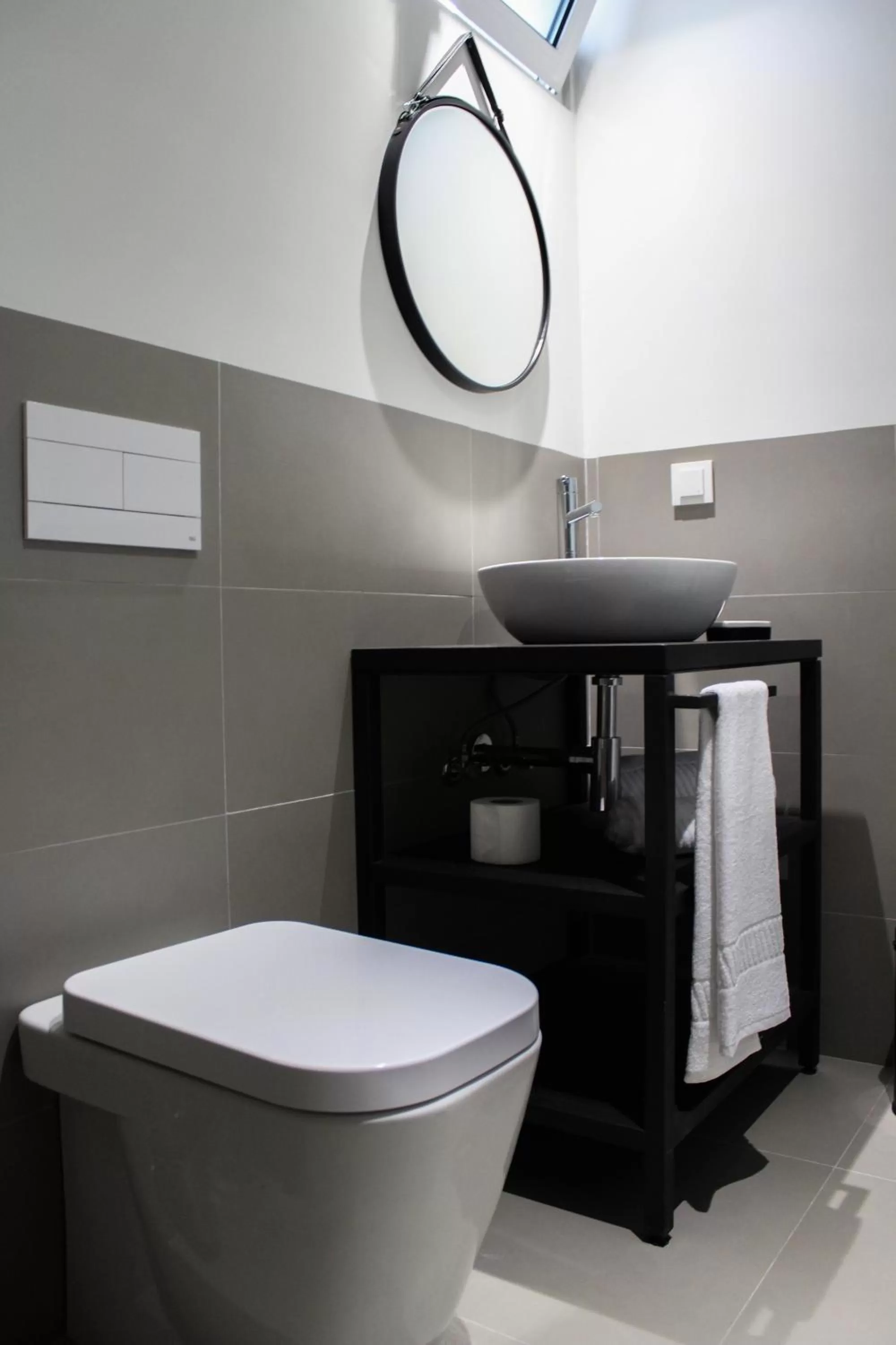 Toilet in Apartamentos Turisticos Paraiso