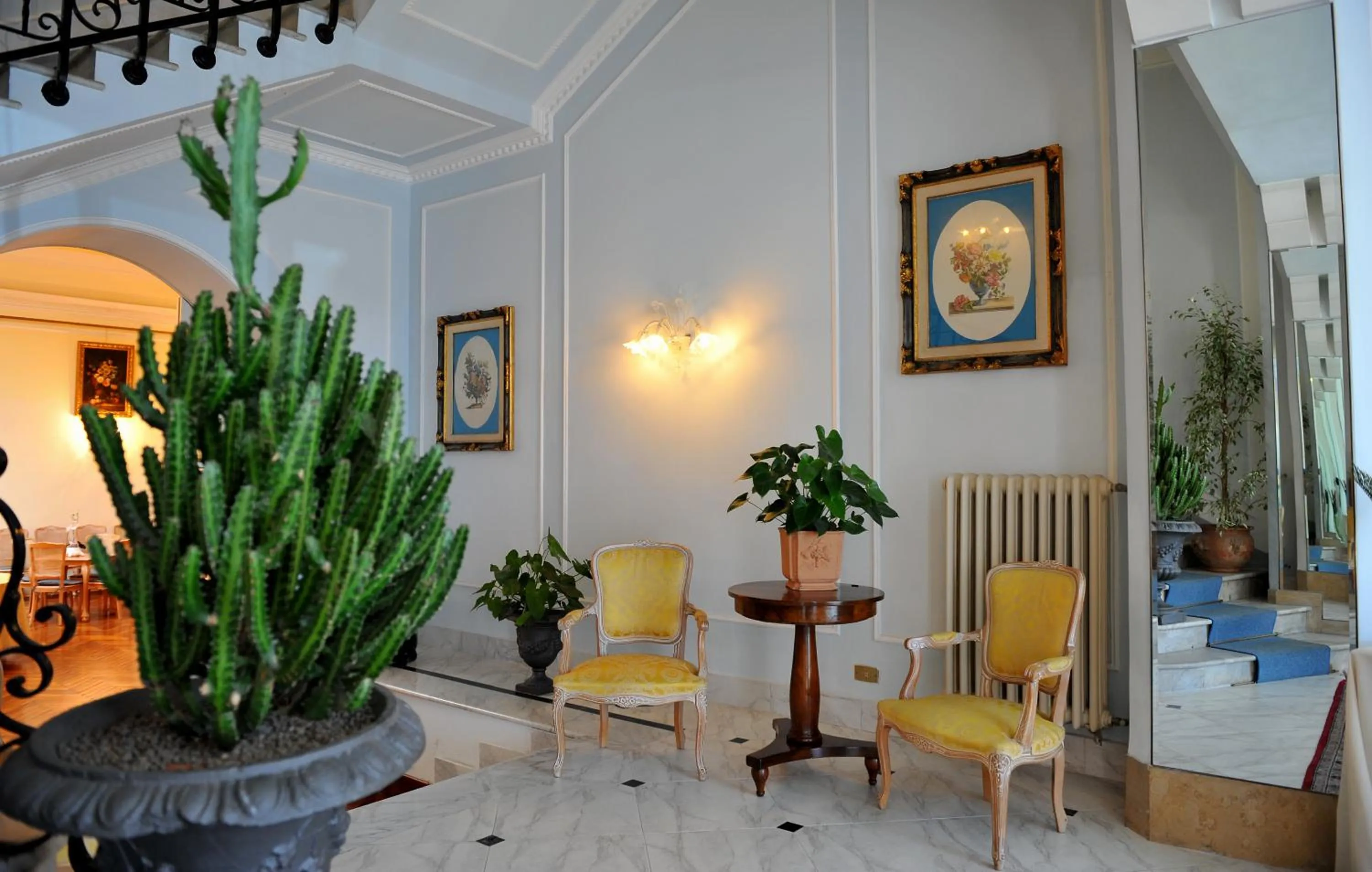 Seating area in Grande Albergo Quattro Stagioni