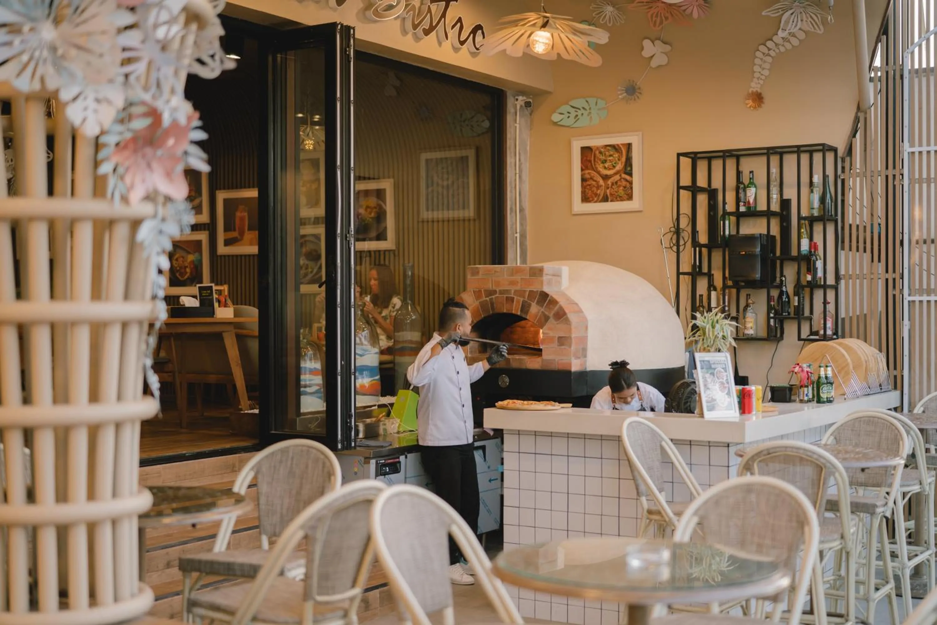 Restaurant/places to eat in Patong Signature Boutique Hotel