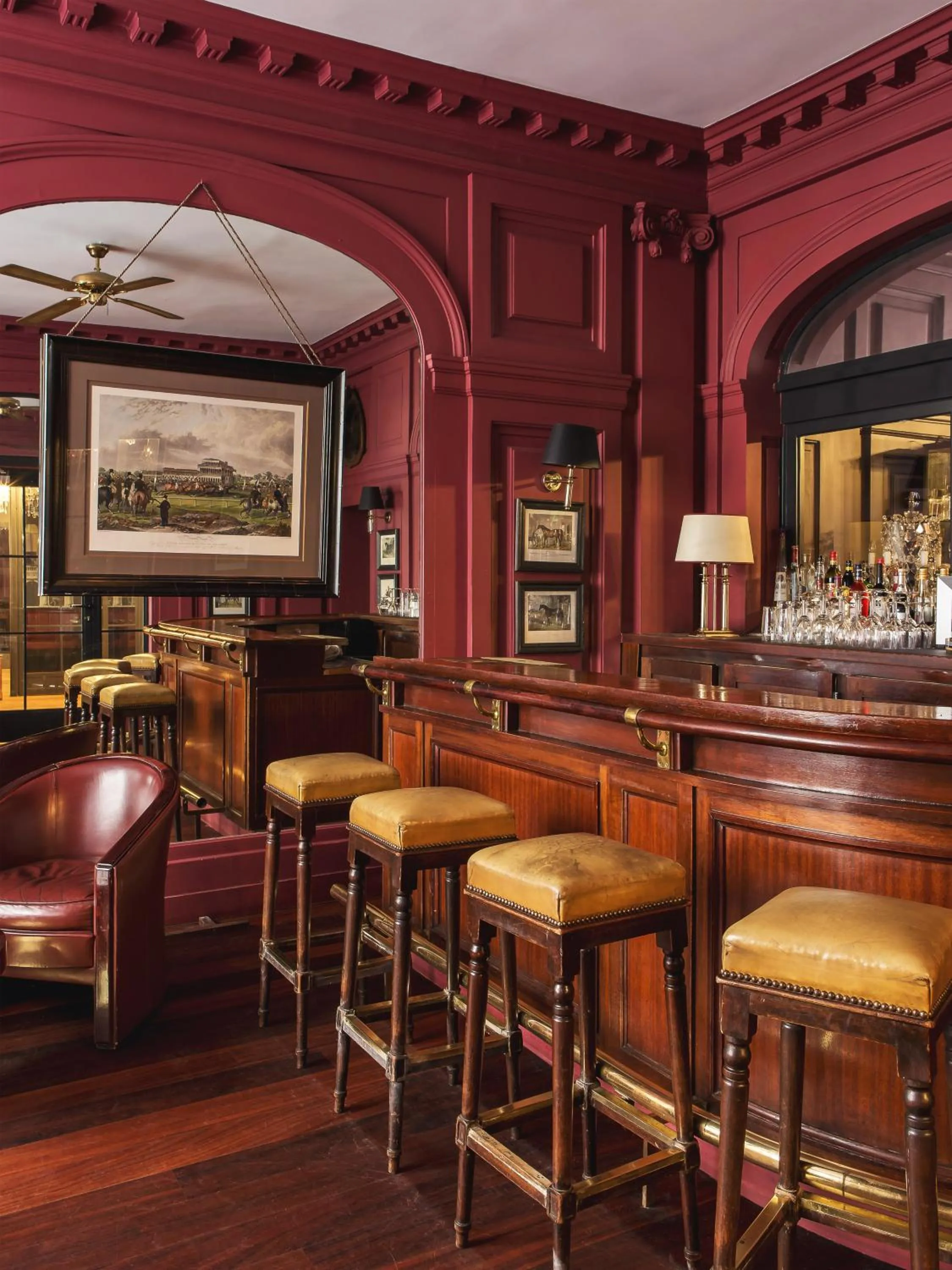 Lounge or bar in New Hotel Roblin