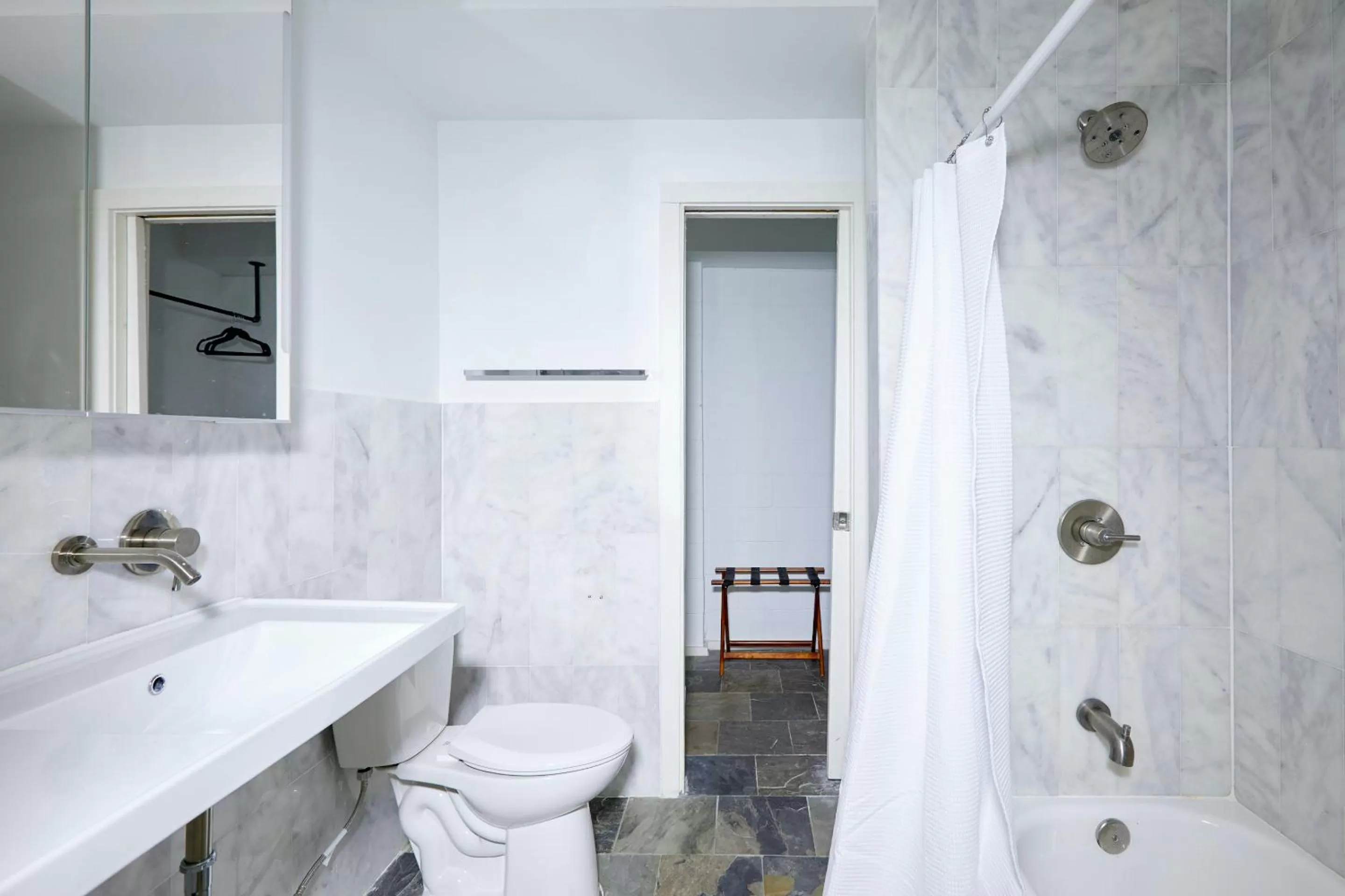 Living room, Bathroom in Sonder at Par L'Eau