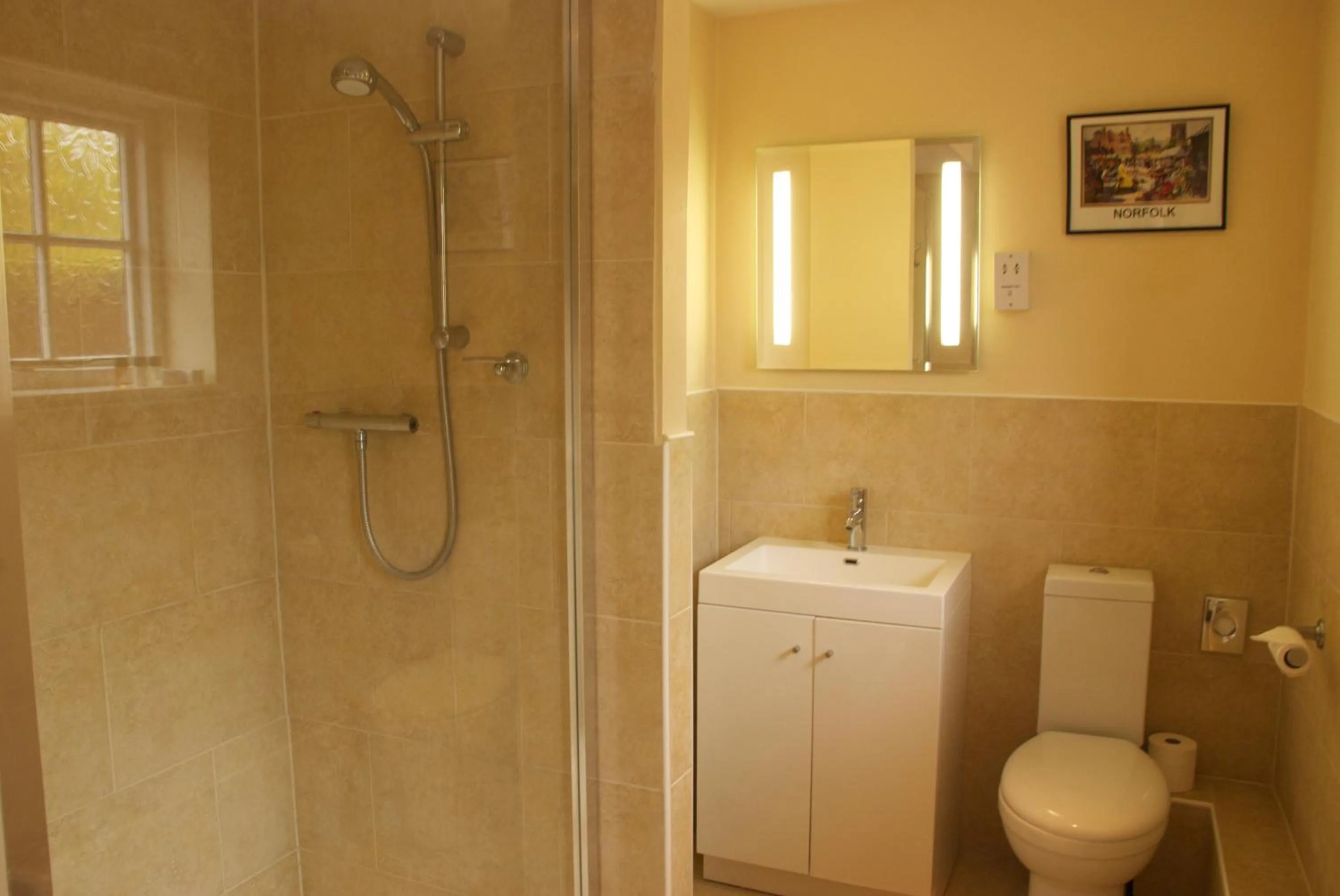 Bathroom in Chantry Hotel