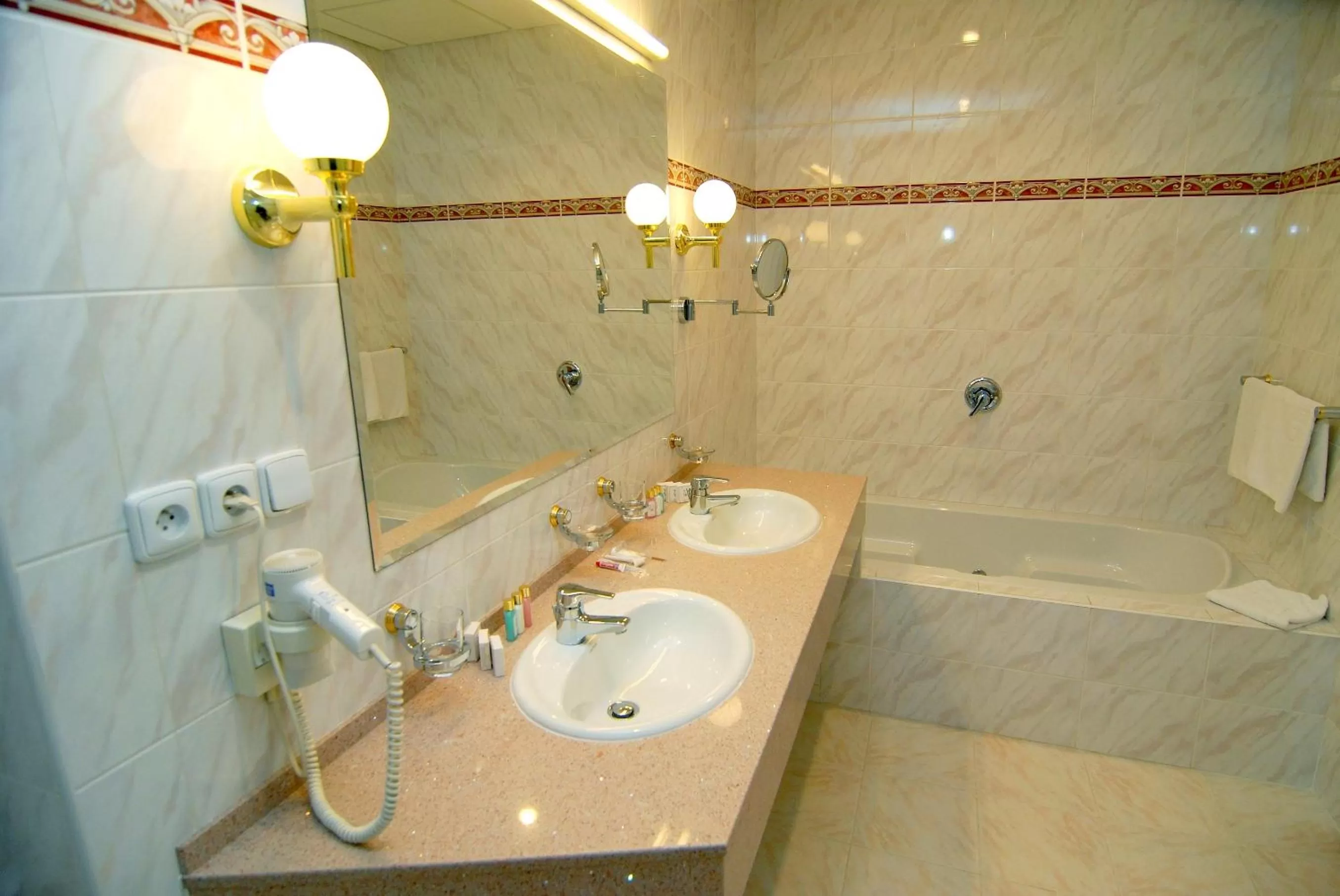 Bathroom in Hotel Opera