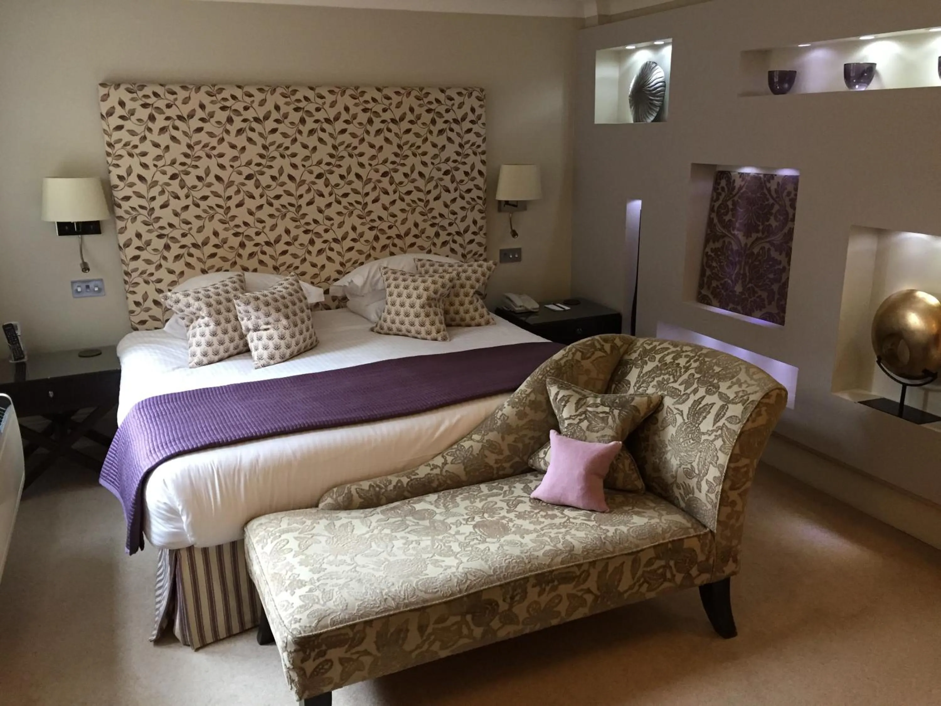 Bedroom, Bed in Beaufort House - Knightsbridge