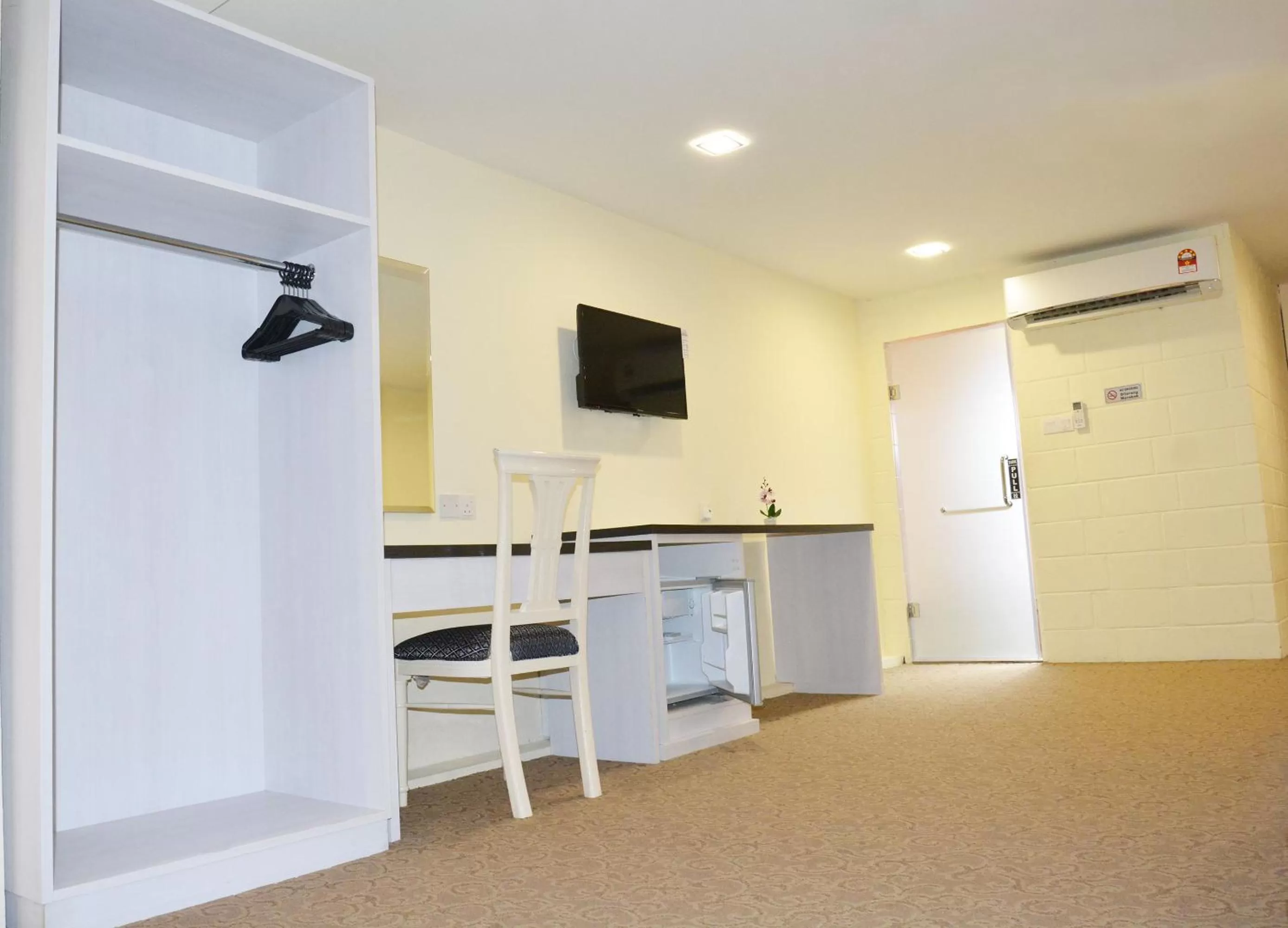 Bed in Promenade Service Apartment