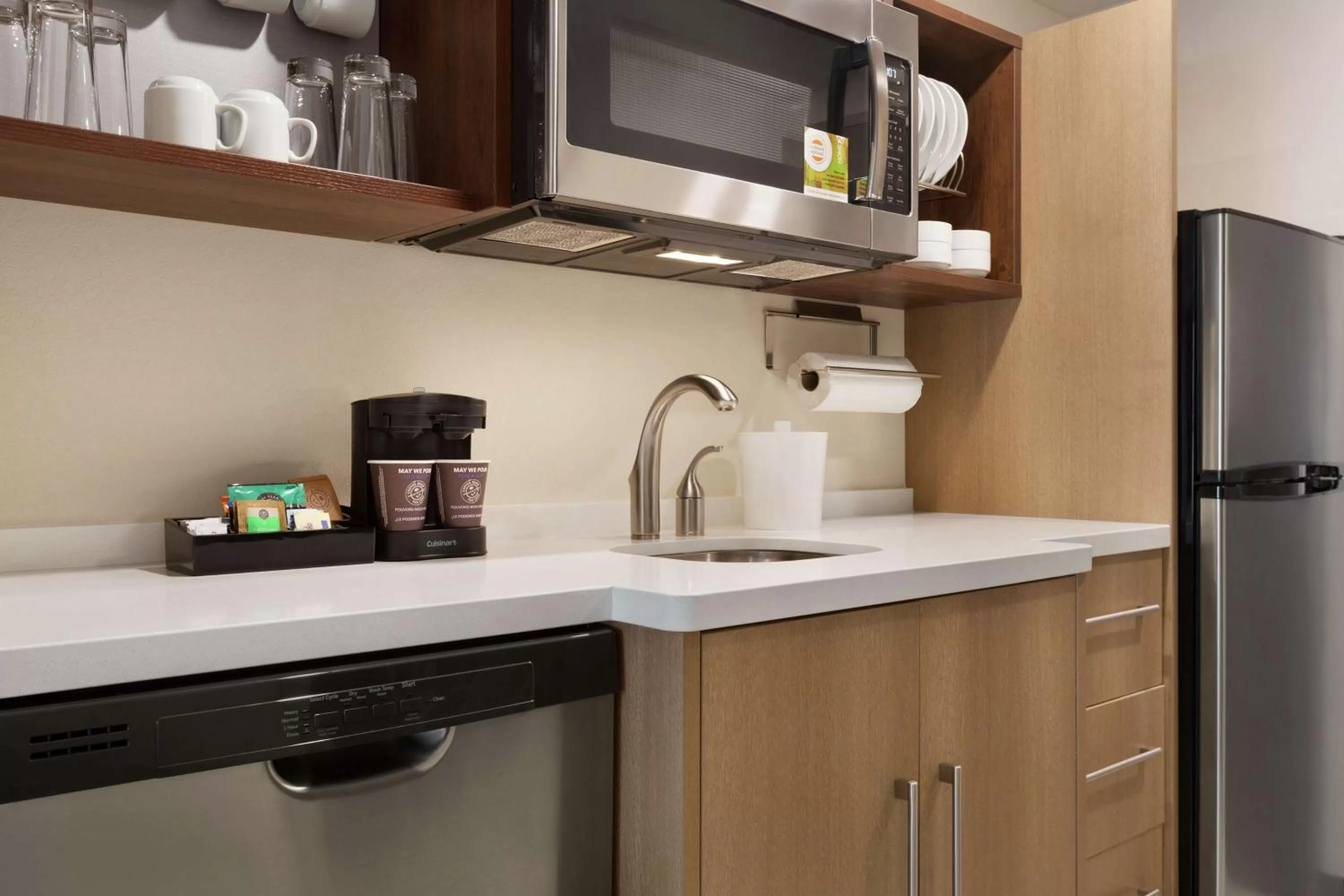 Kitchen or kitchenette in Home2 Suites By Hilton Portland Airport