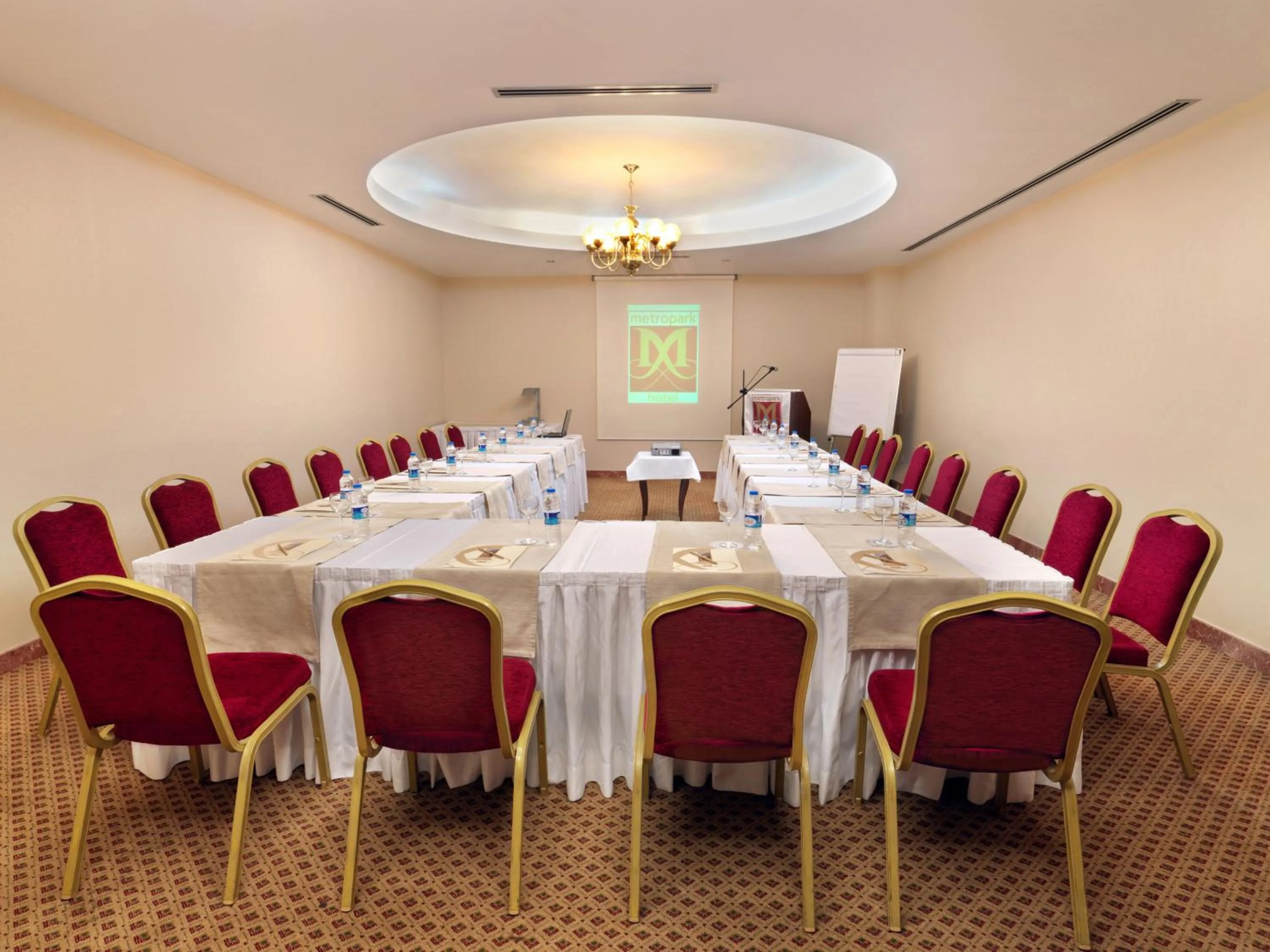 Business facilities in Taksim Metropark Hotel