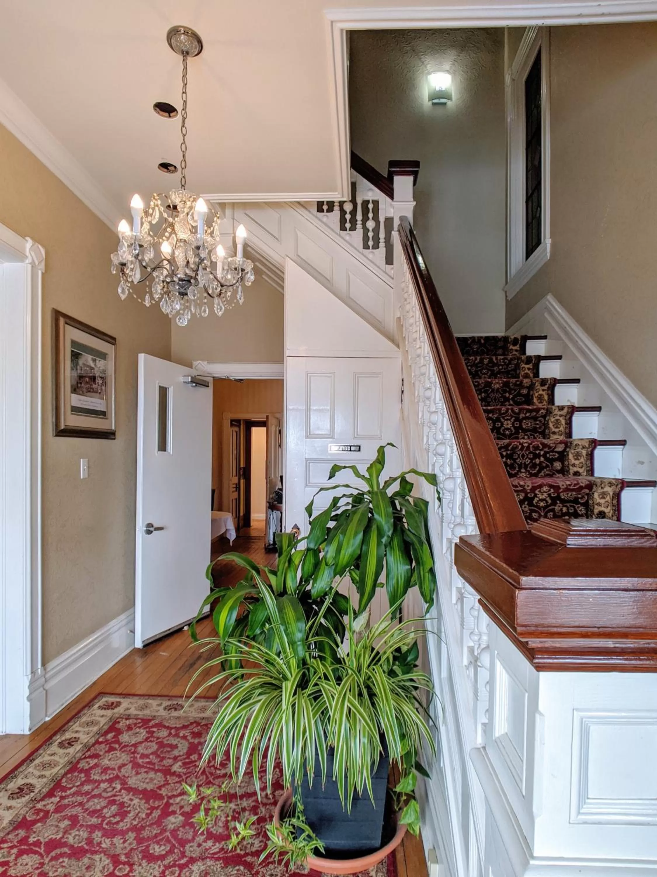 Property building in Niagara Grandview Boutique Hotel