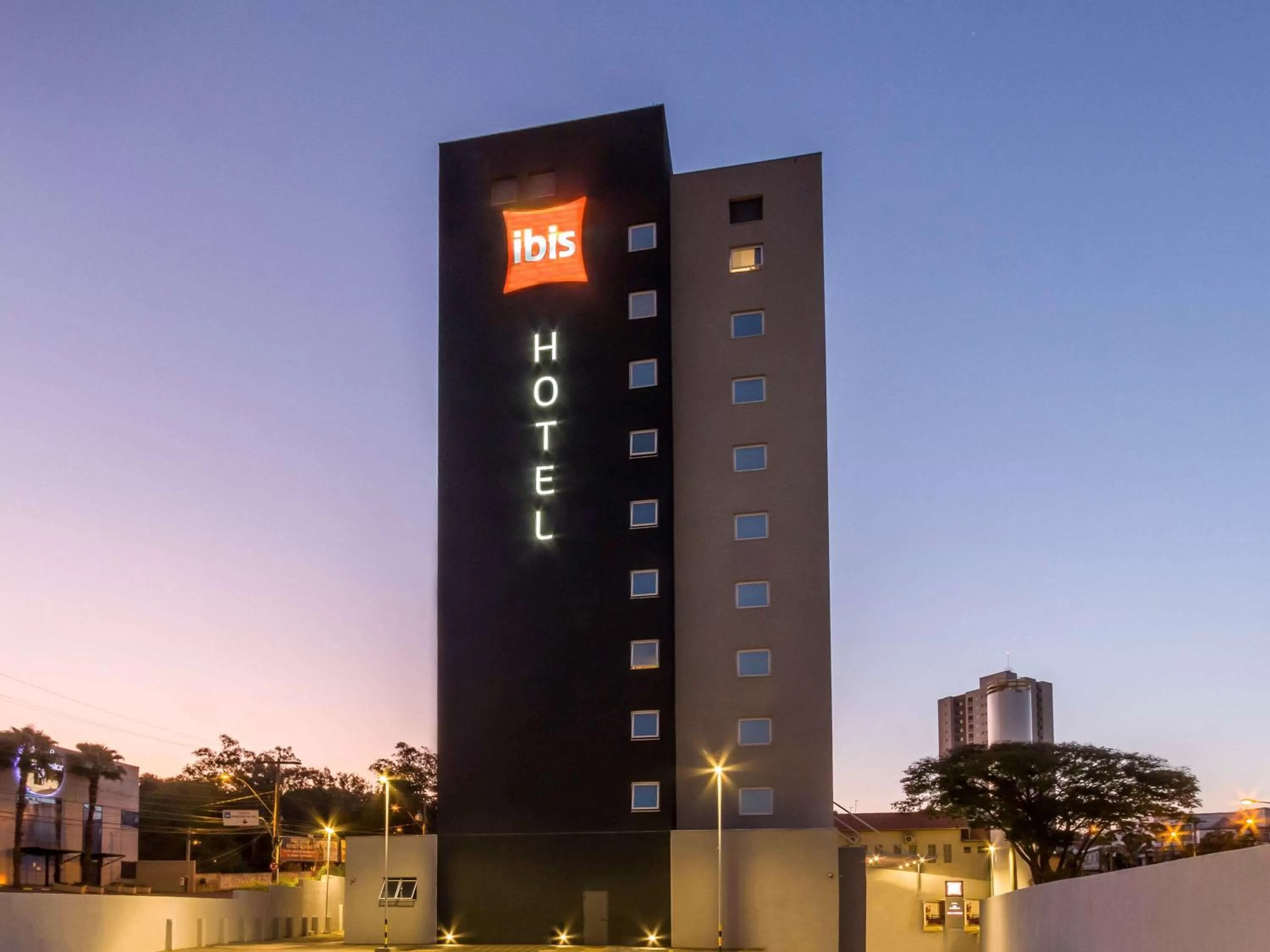 Property building in Ibis Americana