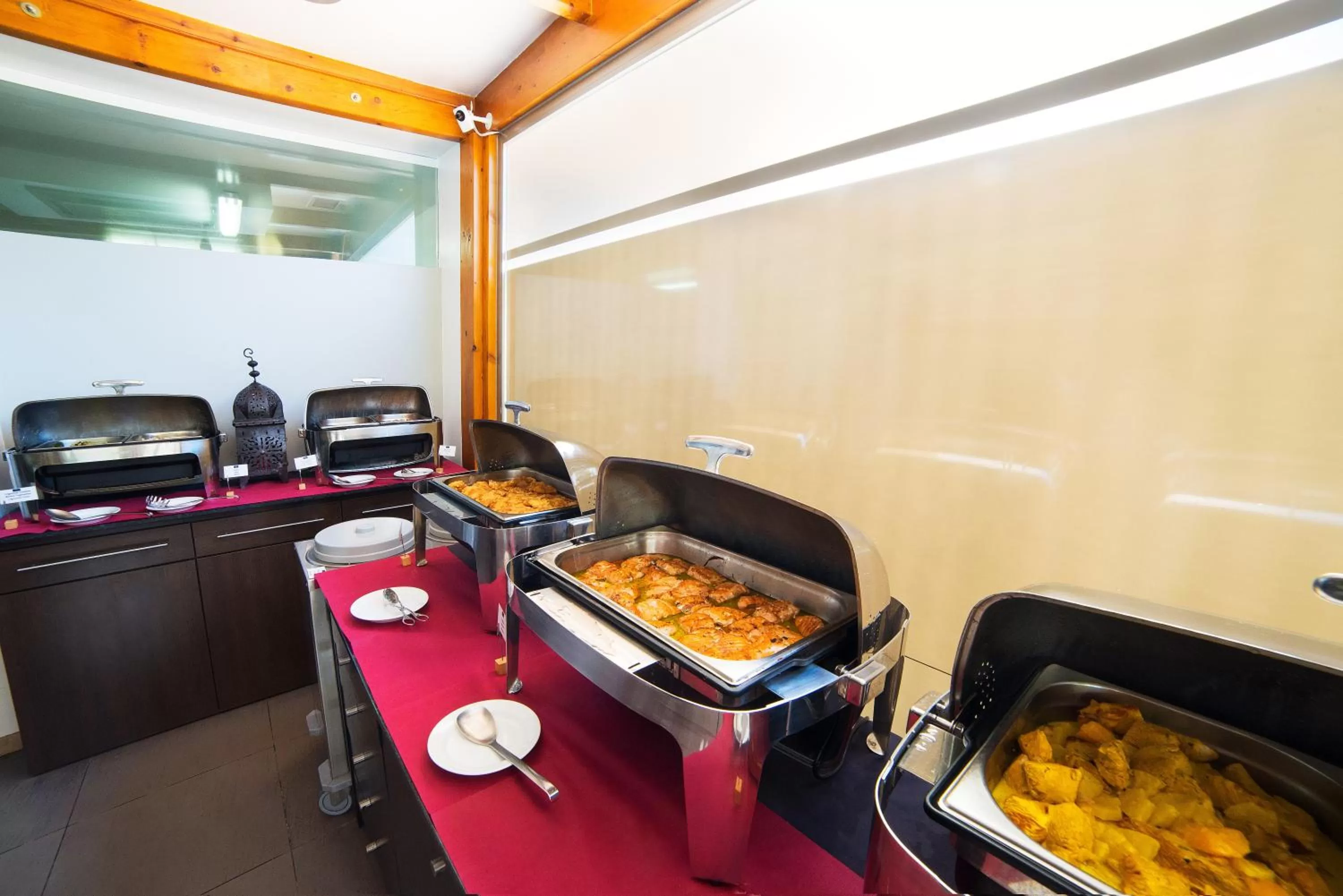 Restaurant/places to eat in RR Club Amarilis