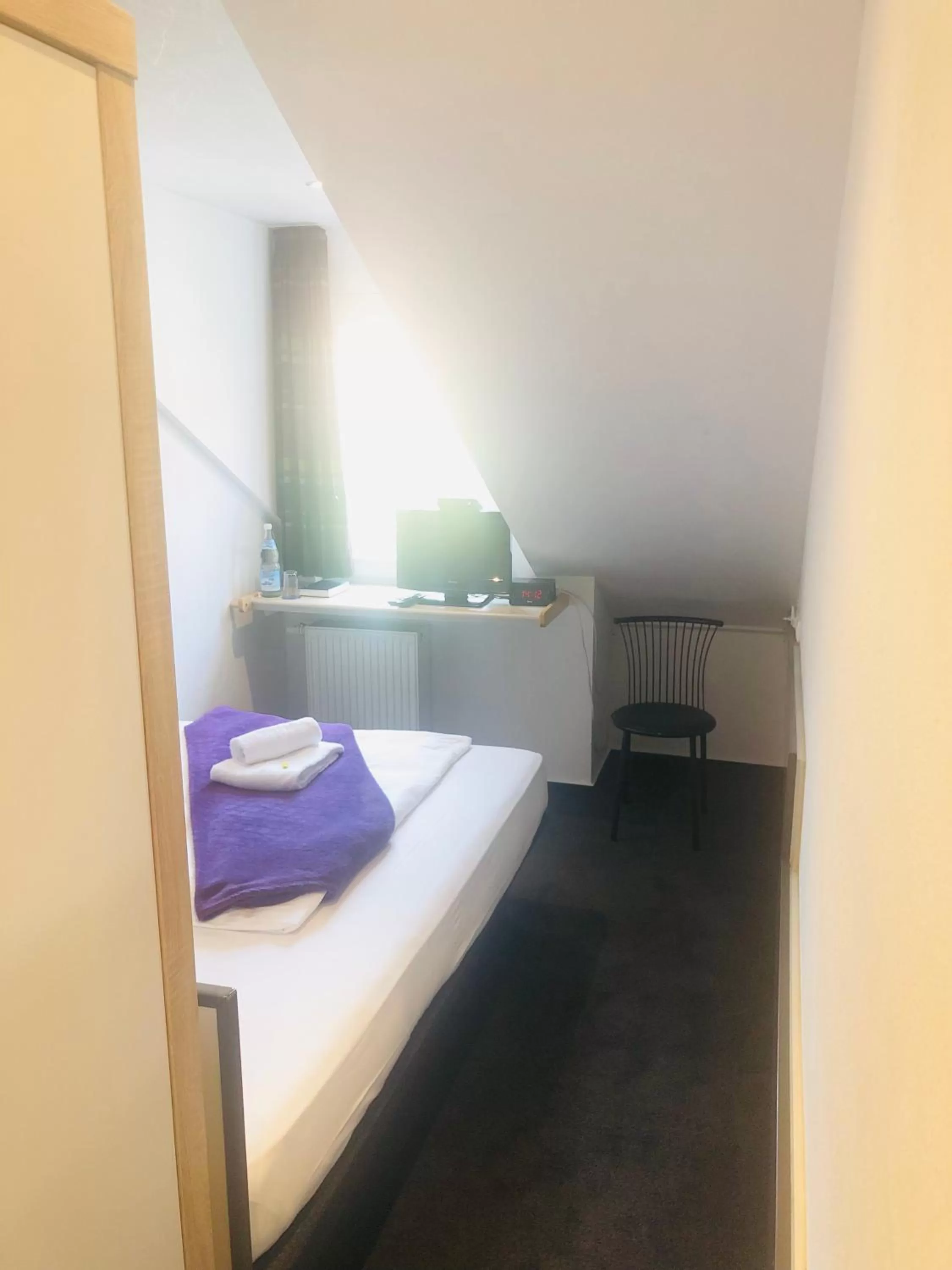 Photo of the whole room, Bed in Hotel am Schloss