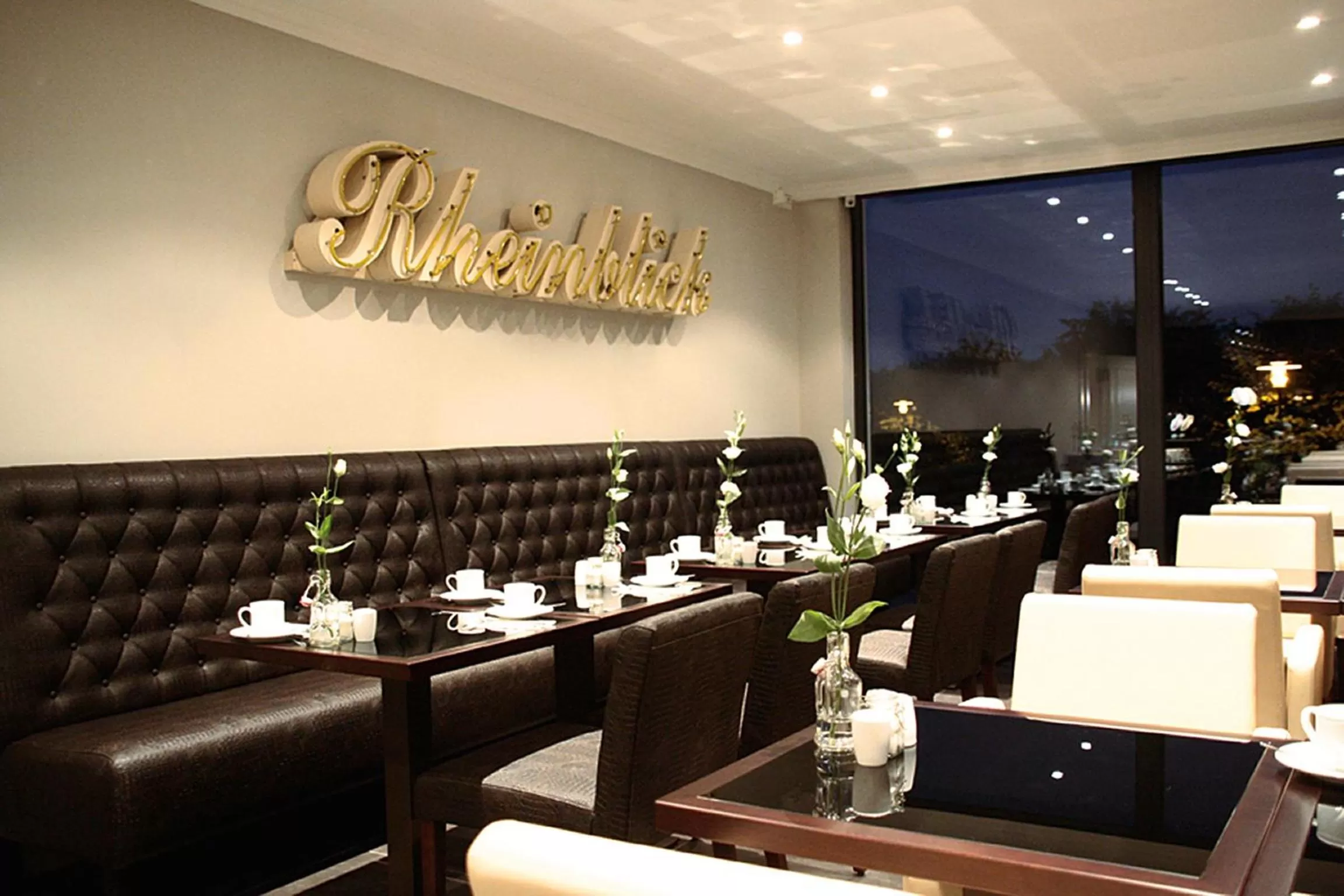 Restaurant/places to eat in Villahotel Rheinblick
