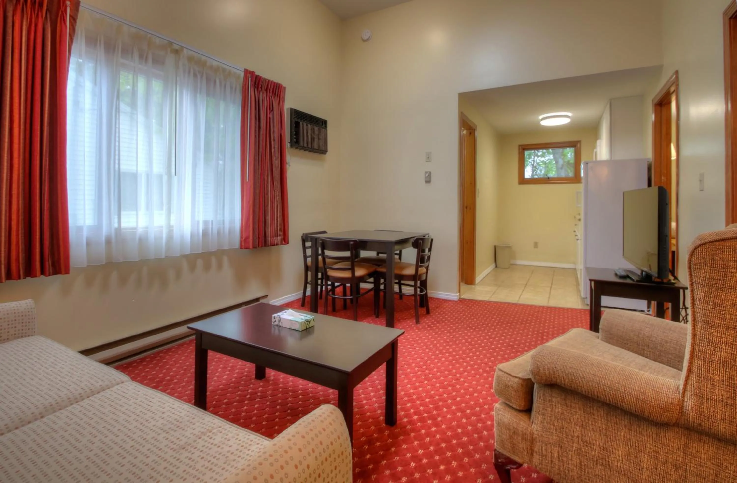 Living room in Ogunquit Tides