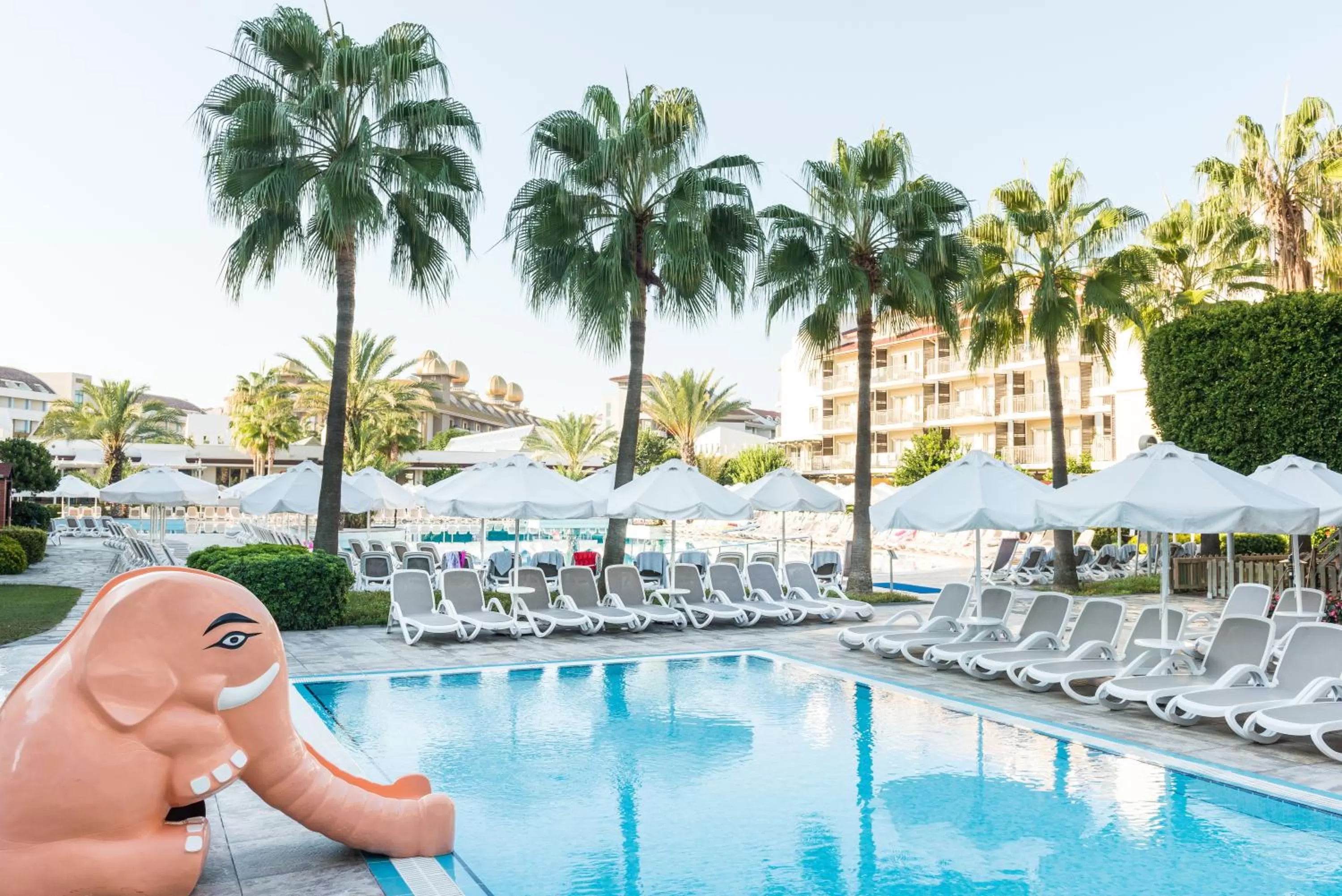 Swimming pool in Barut B Suites