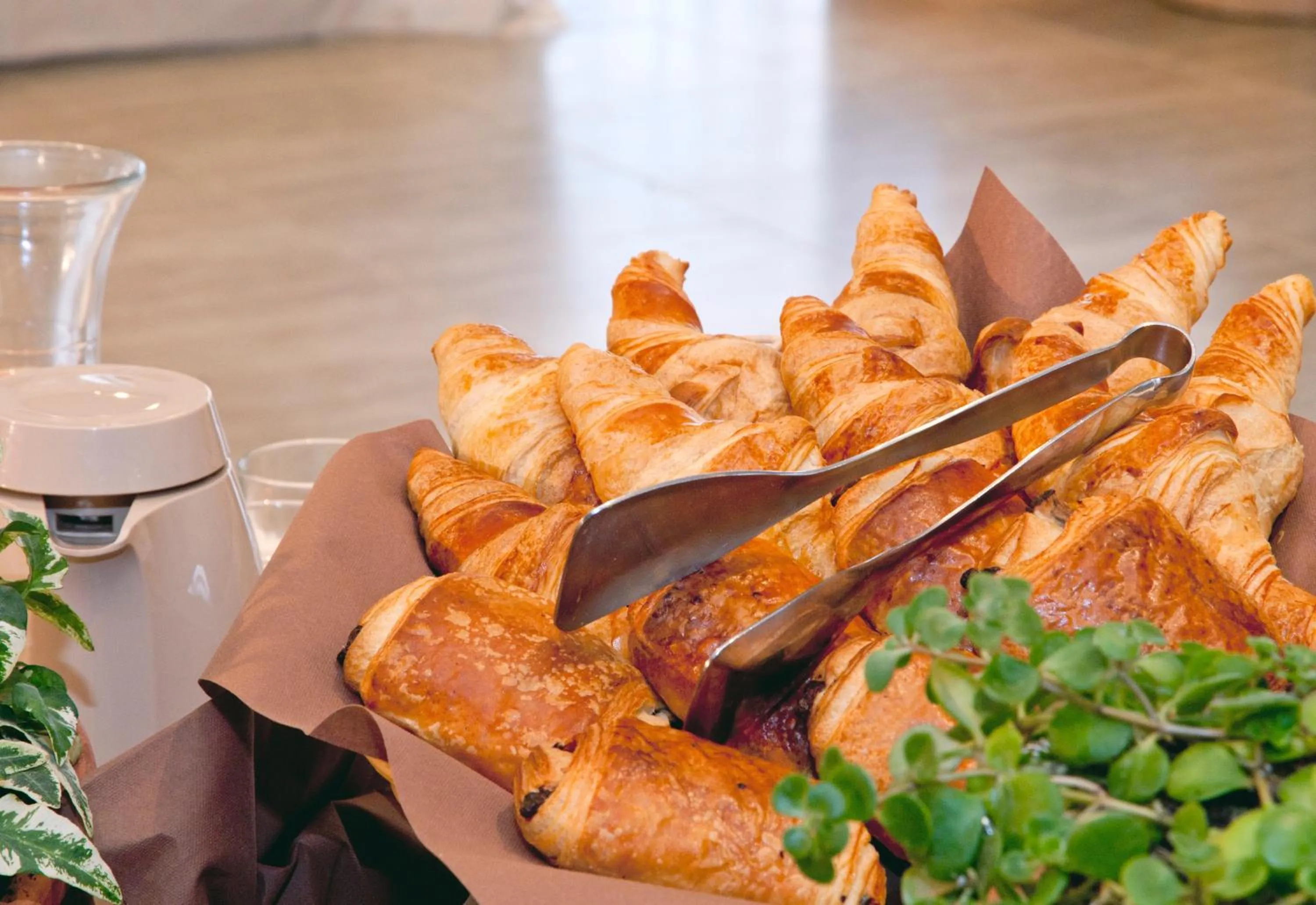 Breakfast in Logis Lyon Est Porte de l'Ain