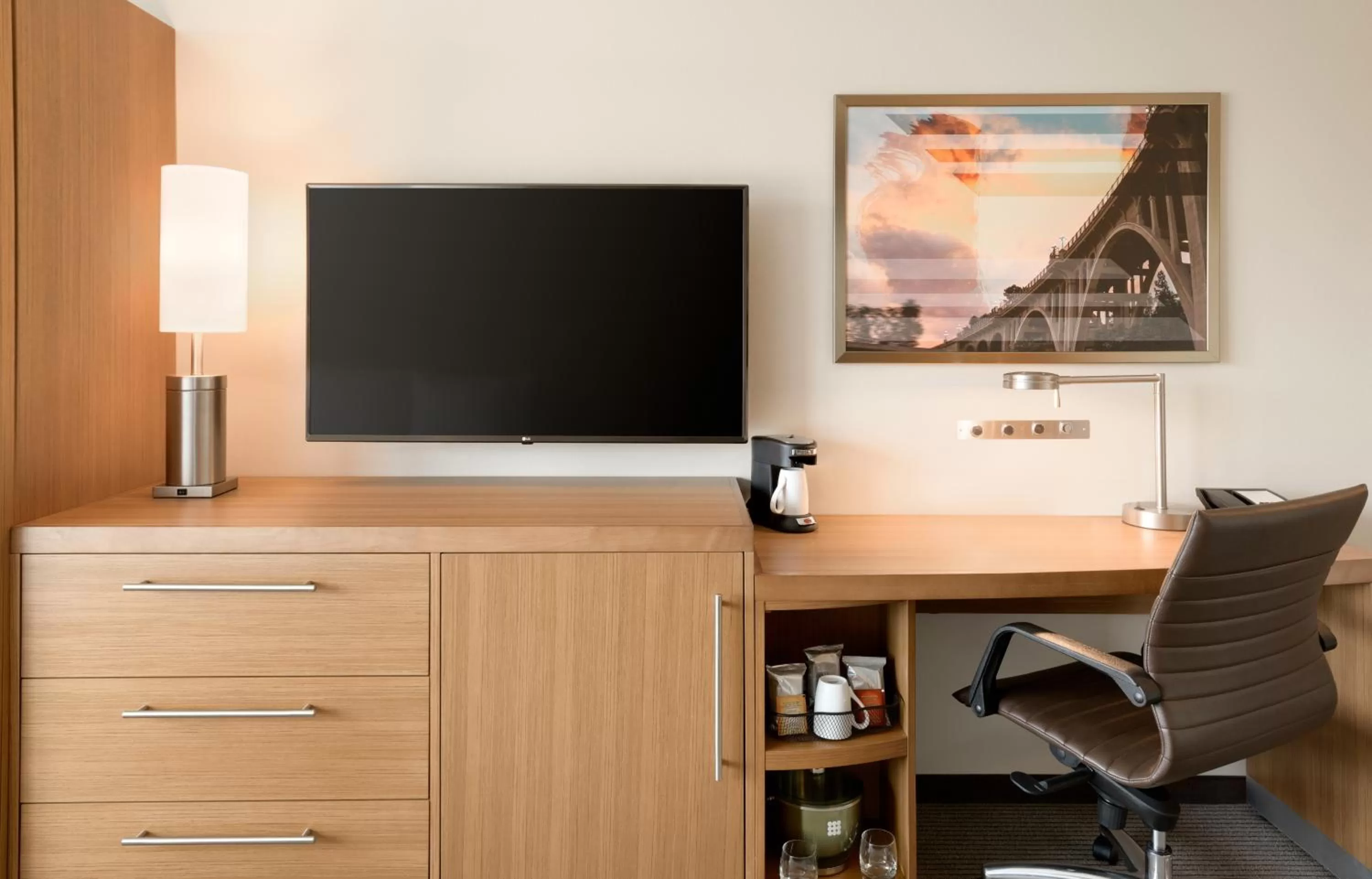 TV and multimedia in Hyatt Place Pasadena