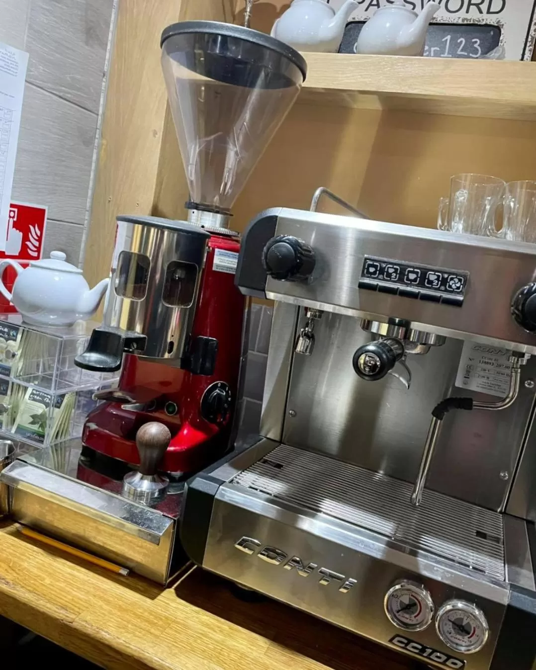 Coffee/tea facilities in Alcester Inn