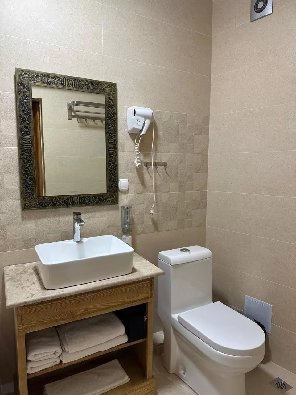 Shower in As-Salam Boutique Hotel