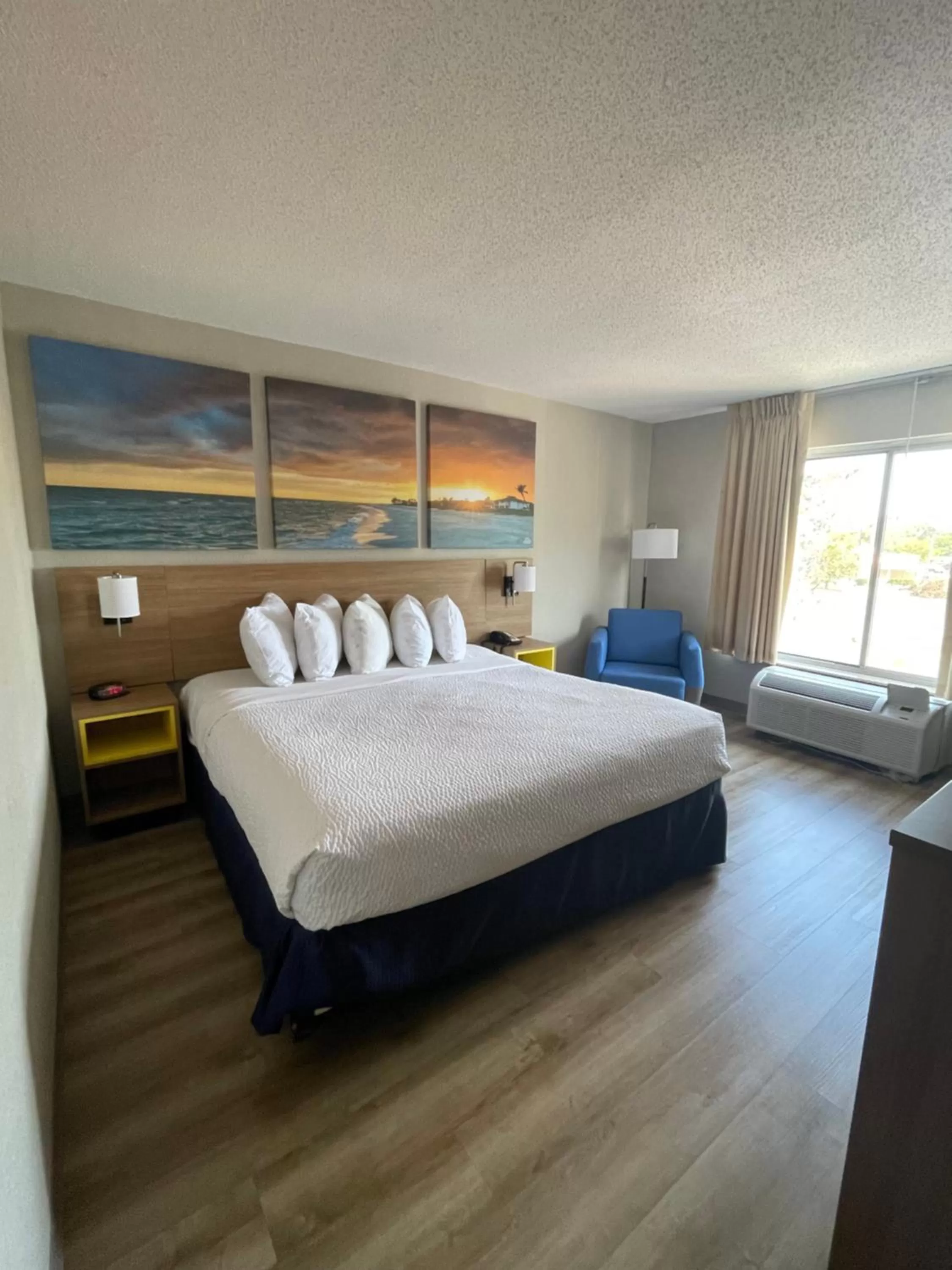 Bed in Days Inn by Wyndham Florence Near Civic Center