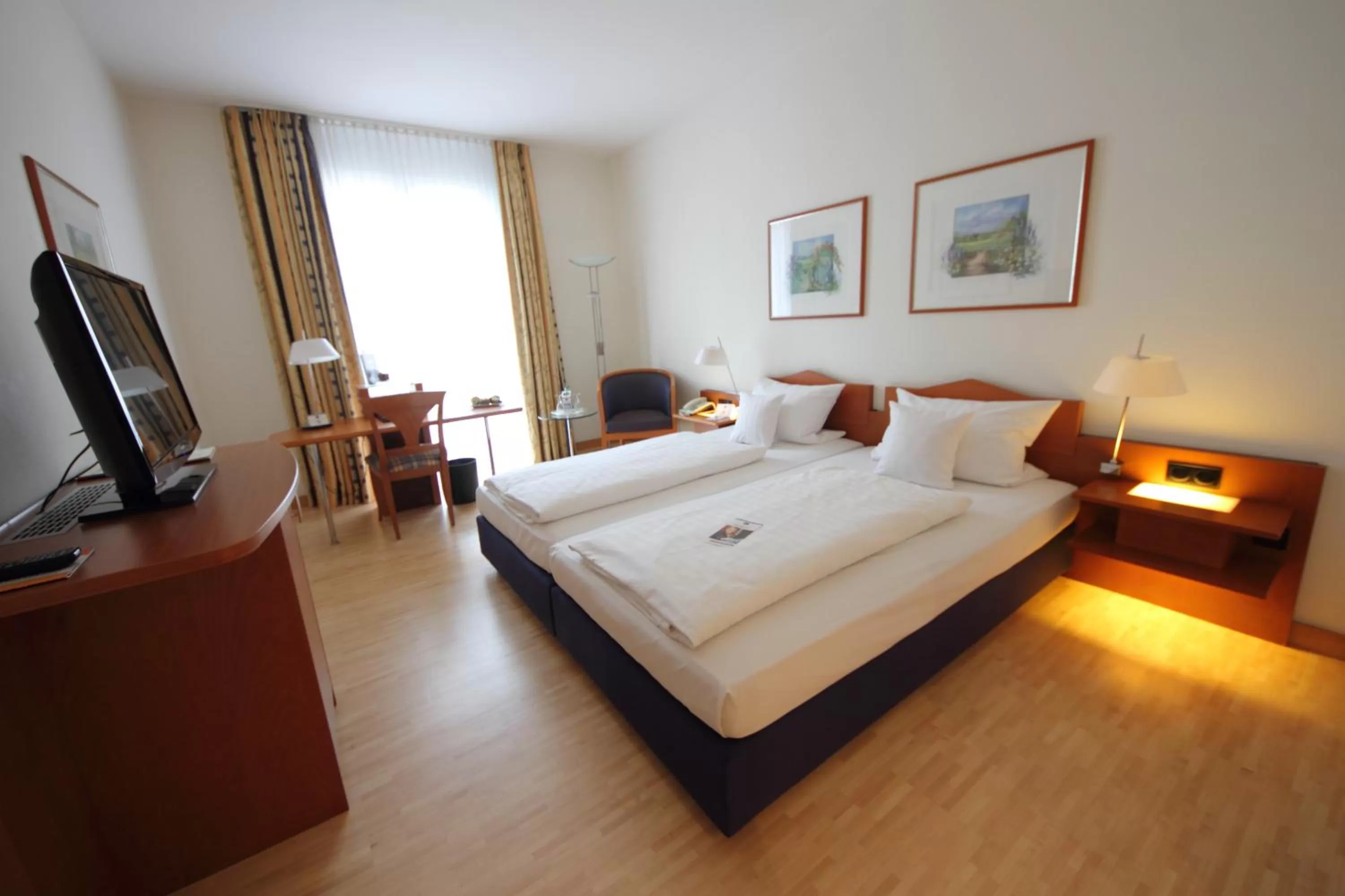 Photo of the whole room, Bed in Best Western Hotel Am Straßberger Tor