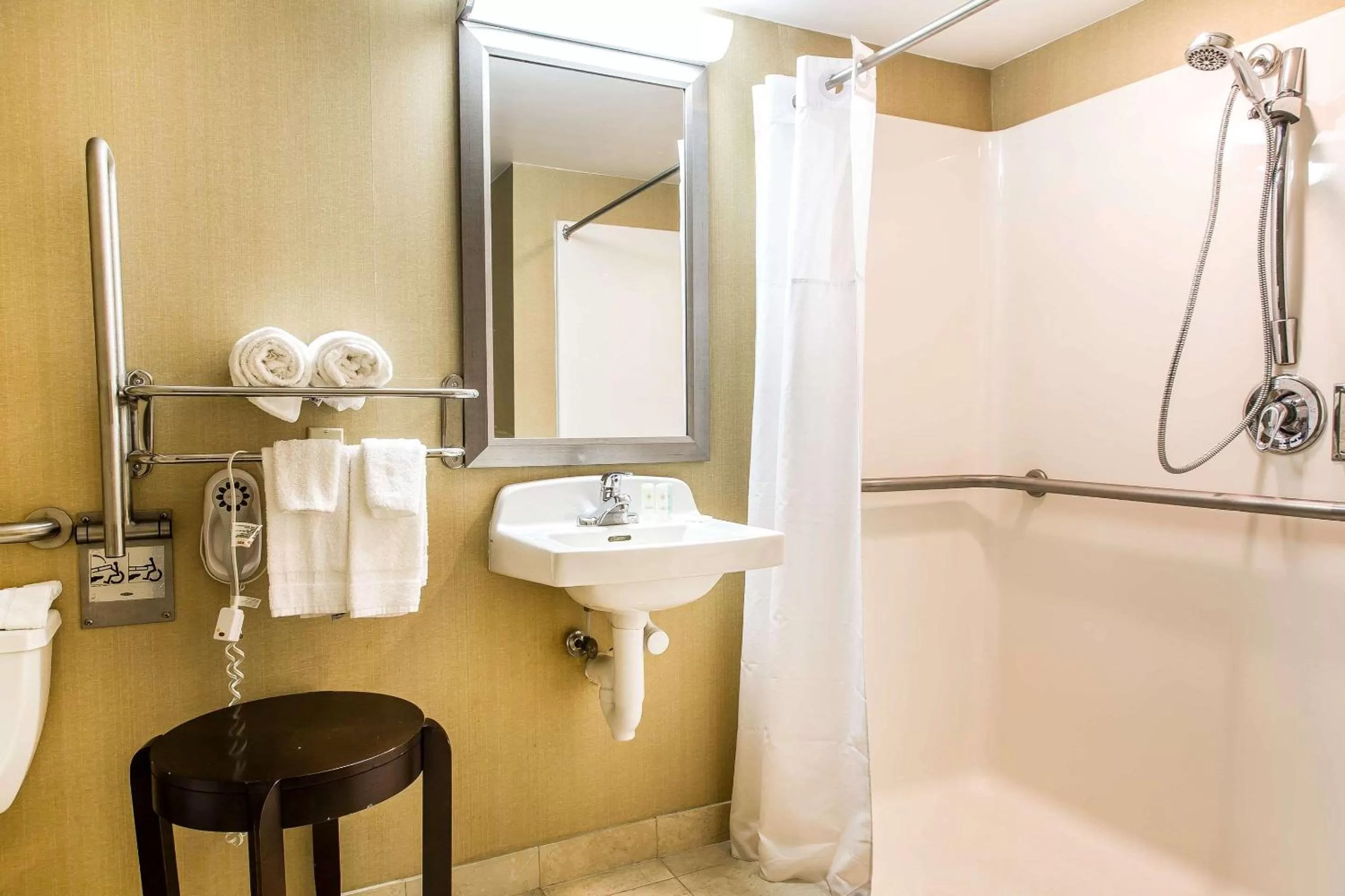 Bathroom in Comfort Inn & Suites Meriden East