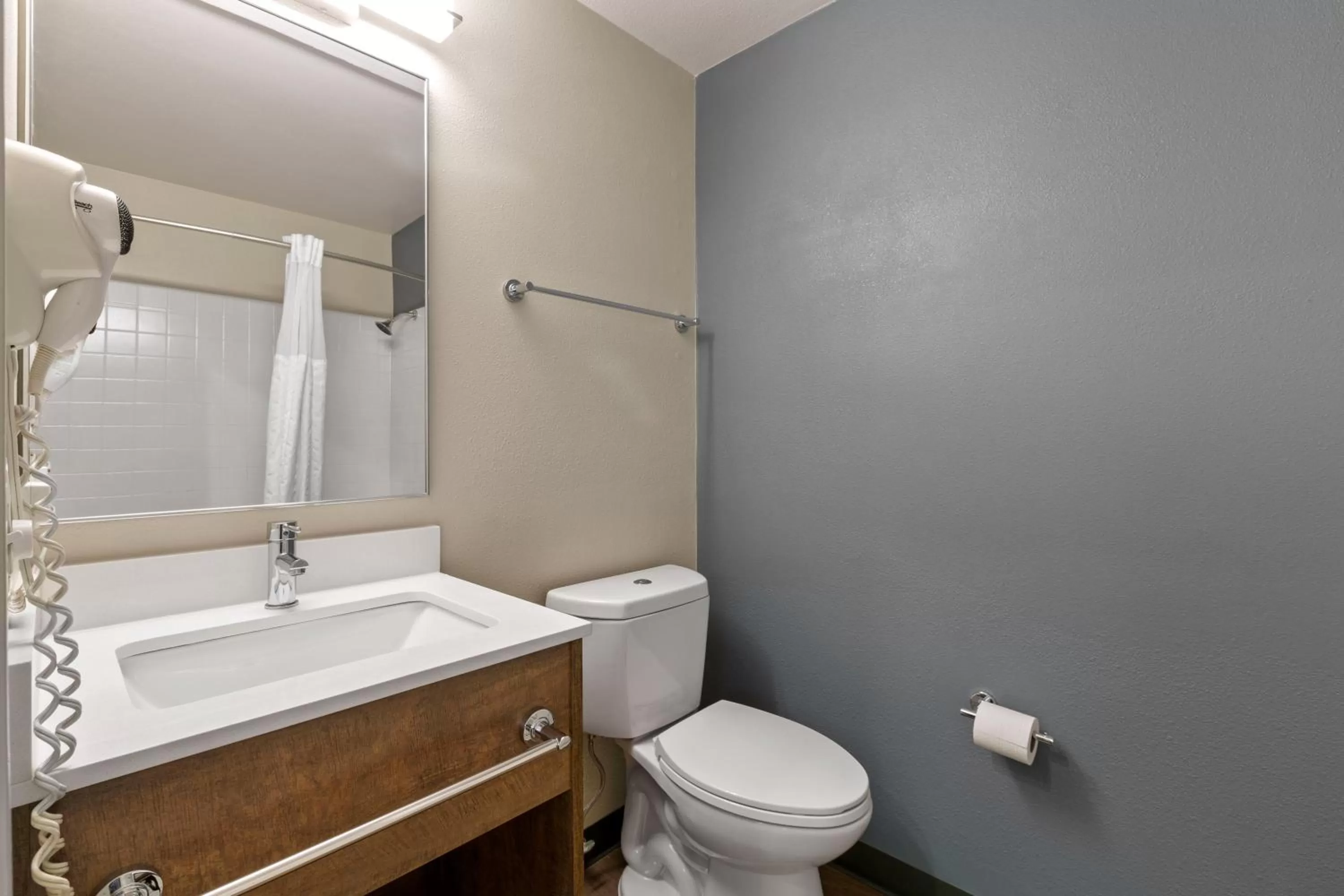 Bathroom in Extended Stay America Suites - San Jose - Milpitas - McCarthy Ranch