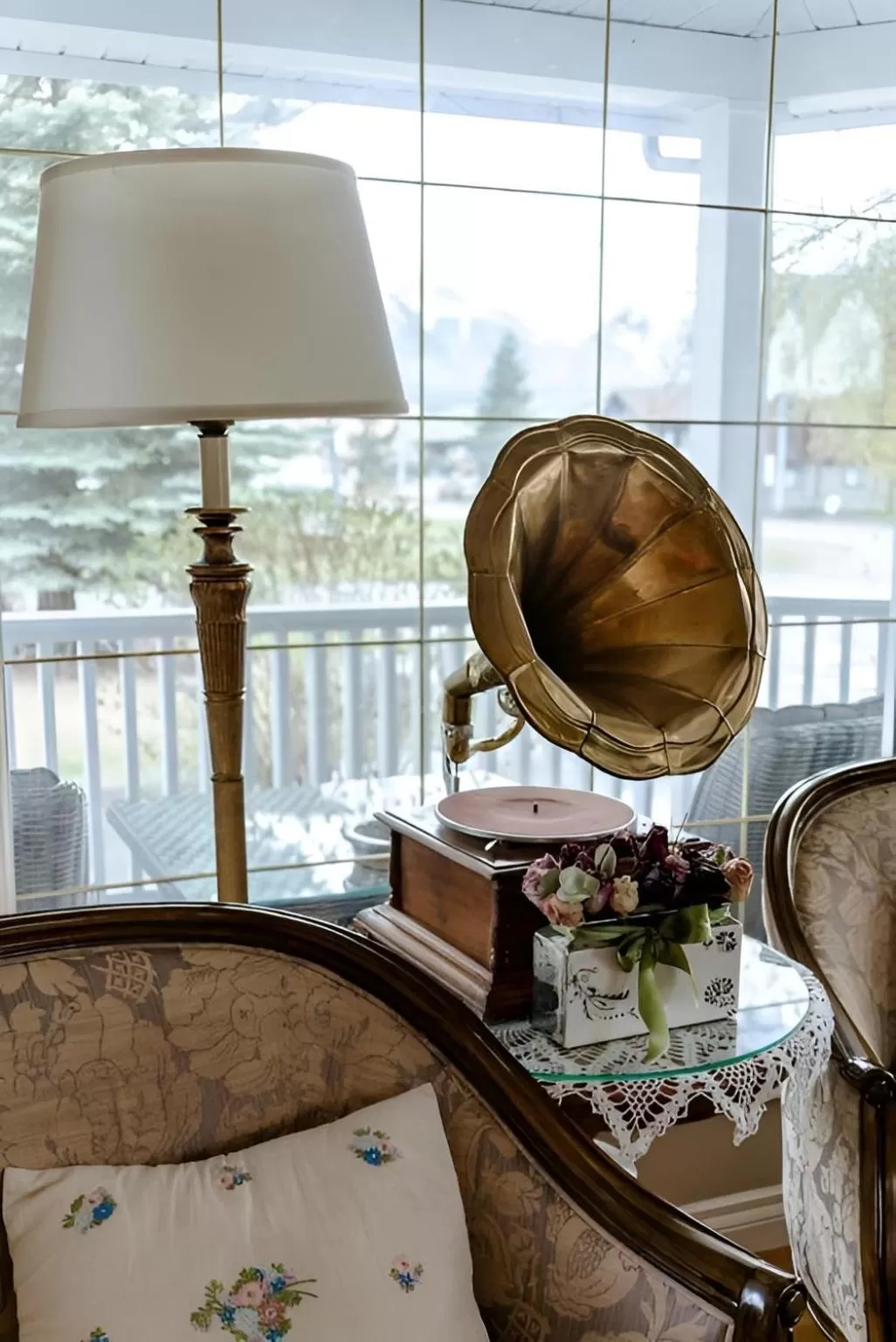 Living room in Lady MacDonald Country Inn