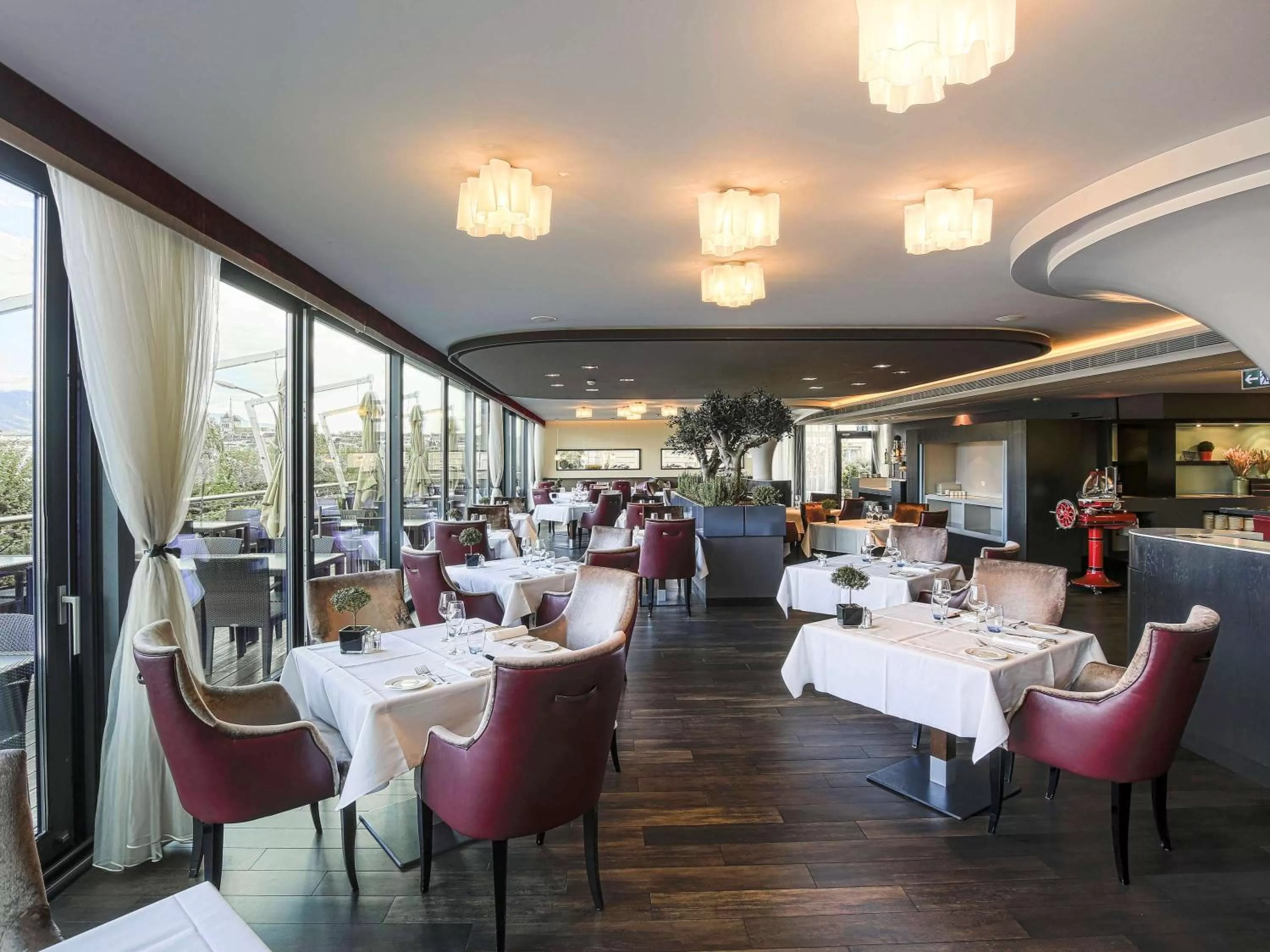 Restaurant/Places to Eat in Fairmont Grand Hotel Geneva