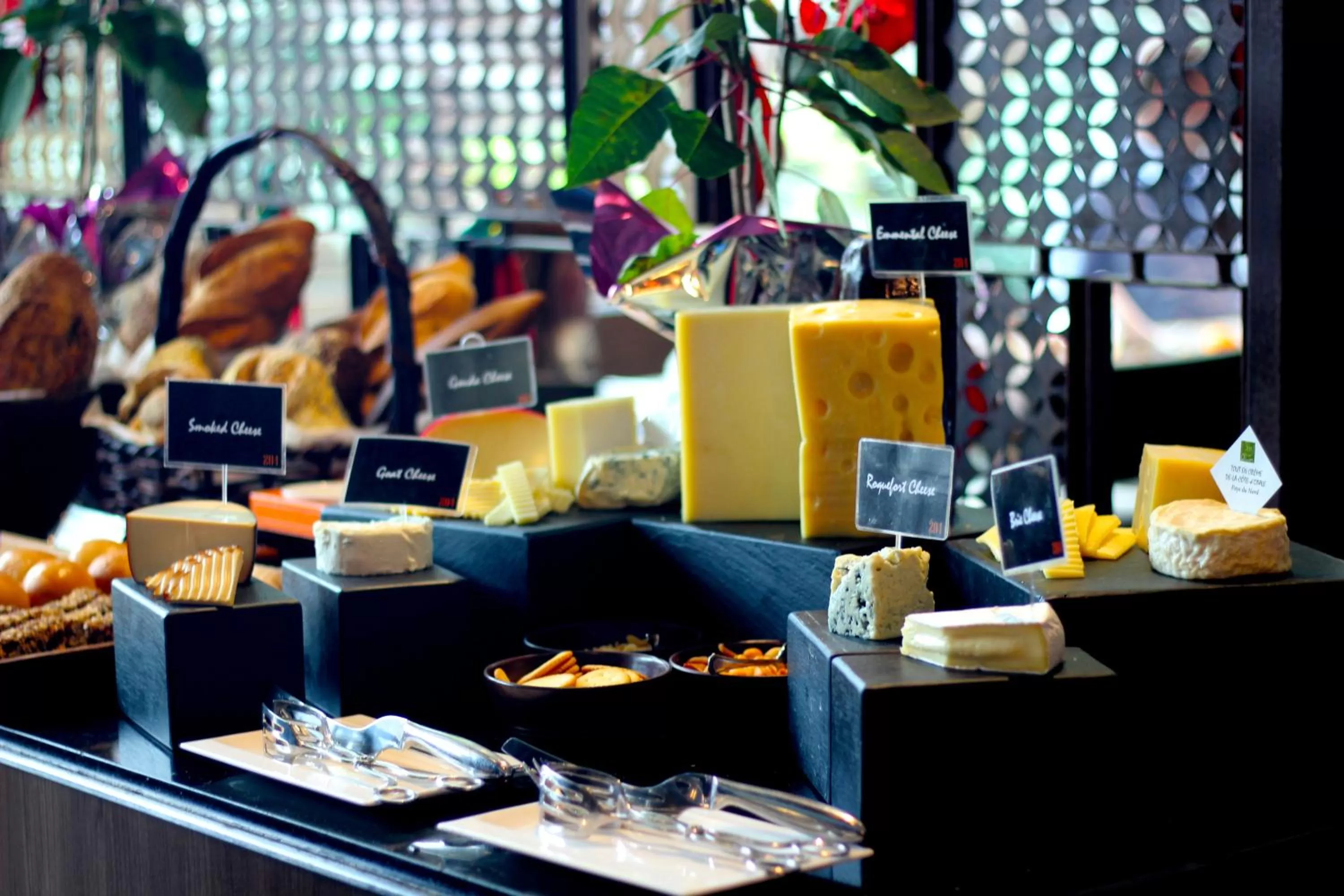 Restaurant/places to eat in Swissotel Bangkok Ratchada