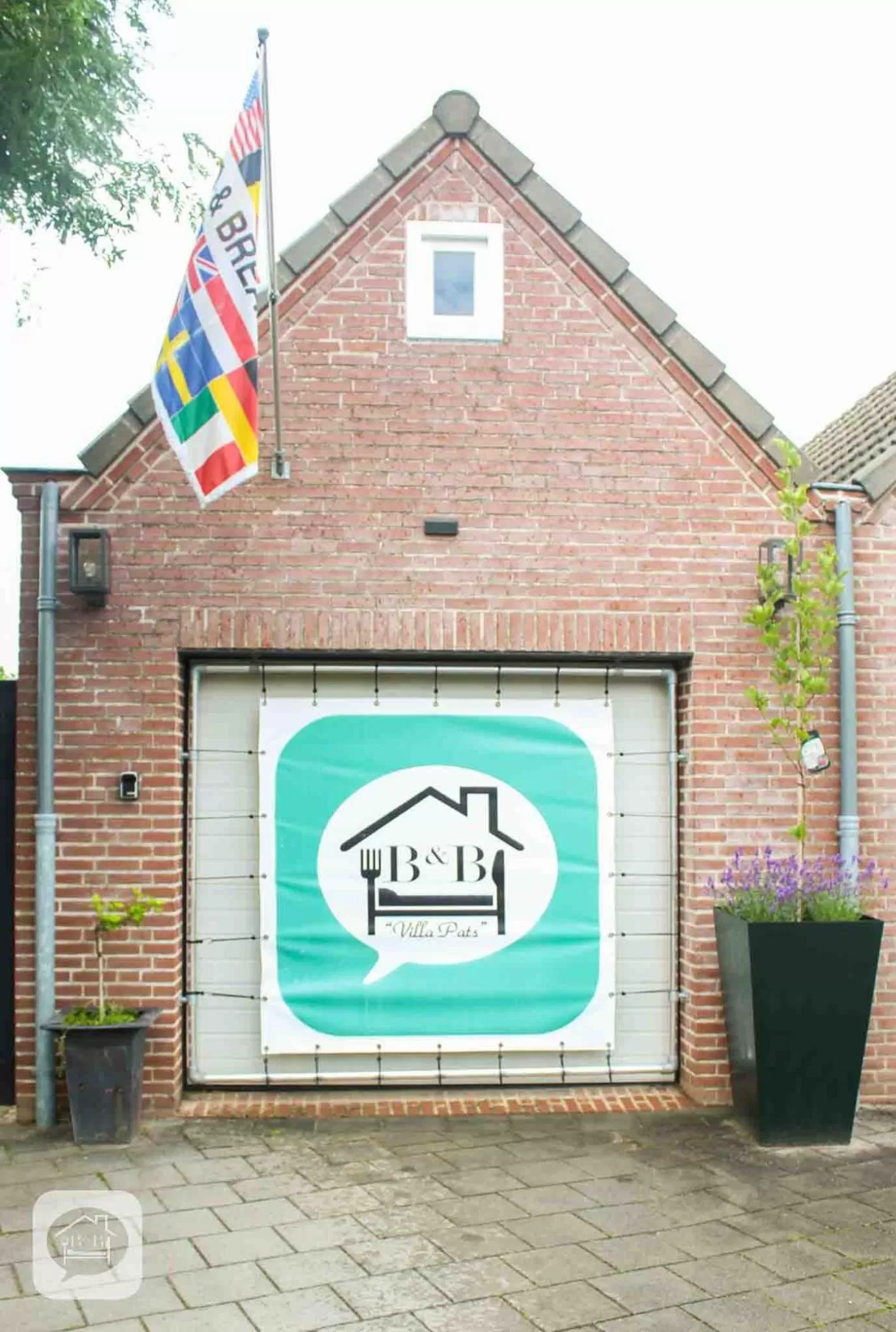 Property building in Villa Pats