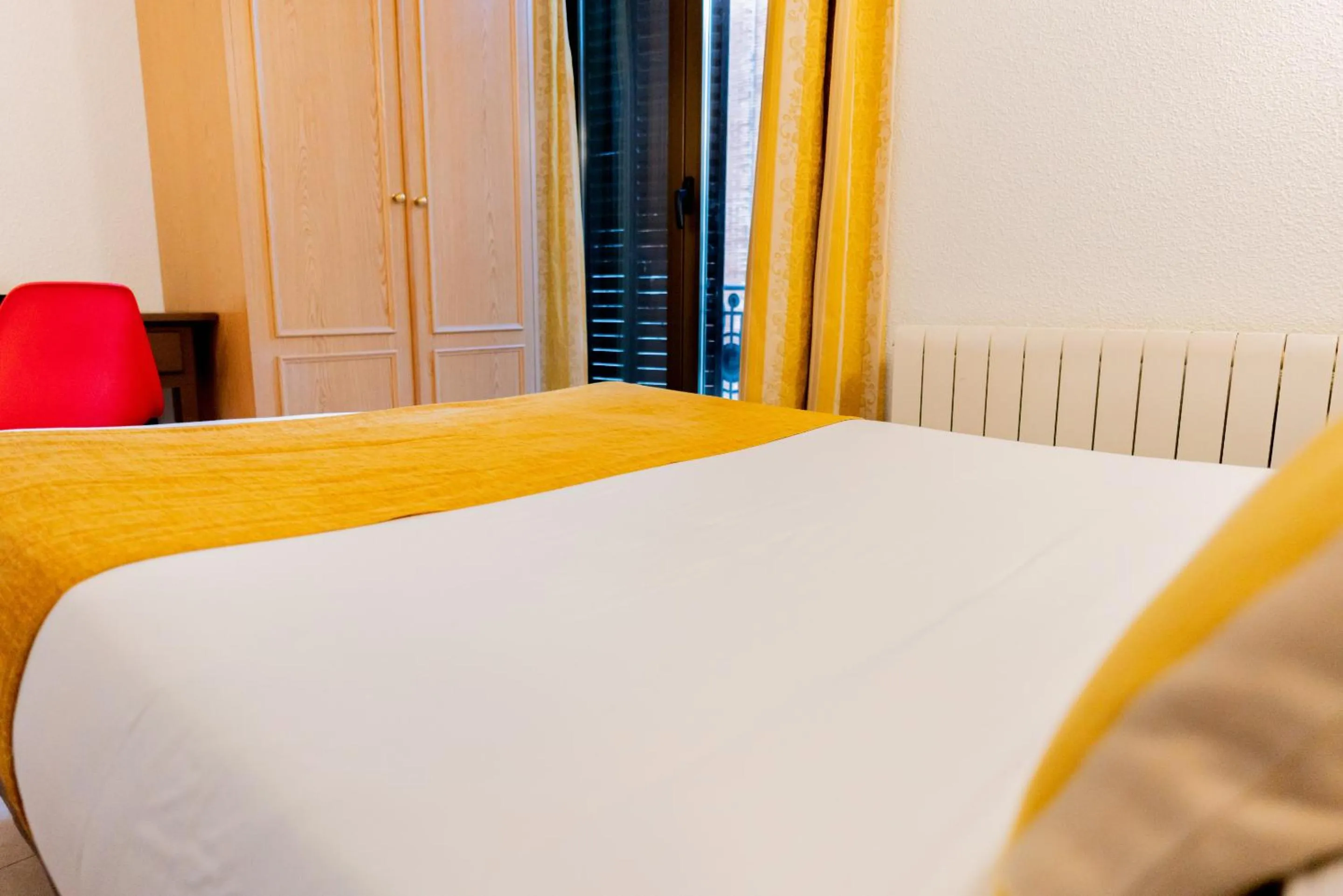 Bedroom, Bed in Hostal Josefina-Gran Vía