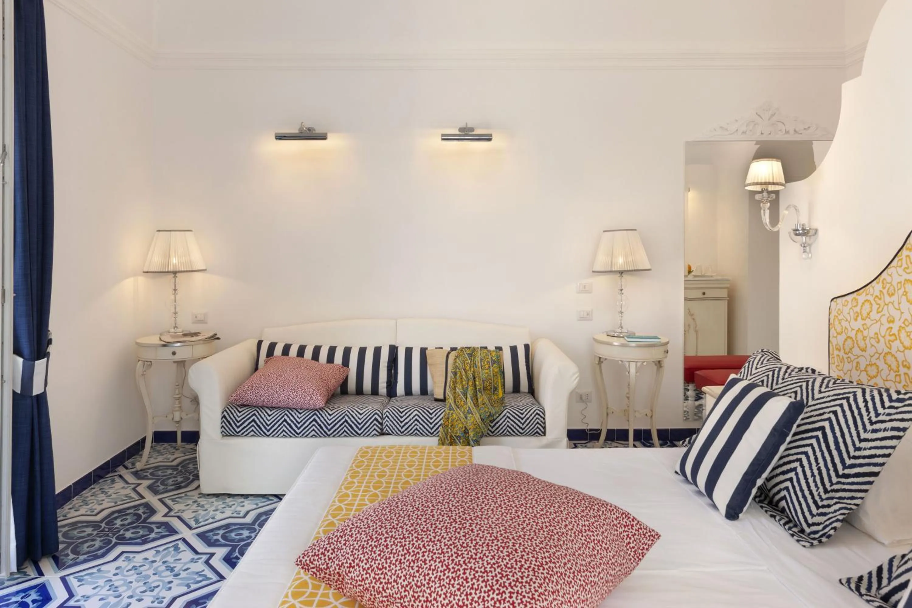 Bed in Antica Rheginna Luxury Room